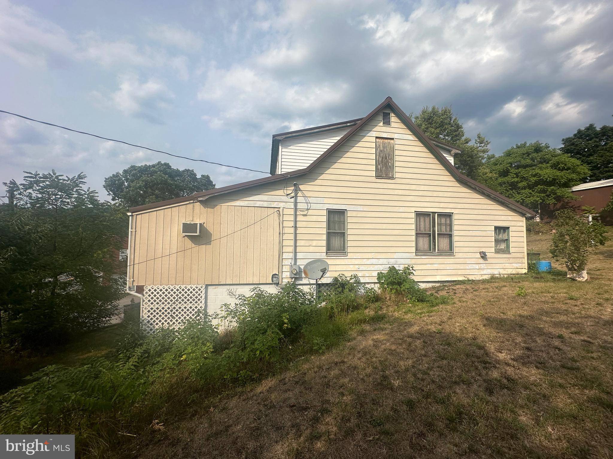 Berkeley Springs, WV 25411,725 S WASHINGTON ST