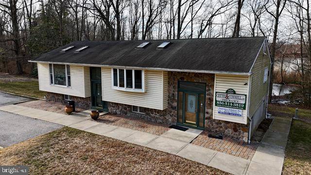Carneys Point, NJ 08069,714 HARDING HWY