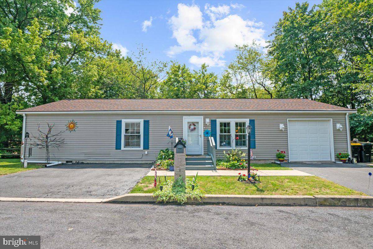 Royersford, PA 19468,103 IVY LN