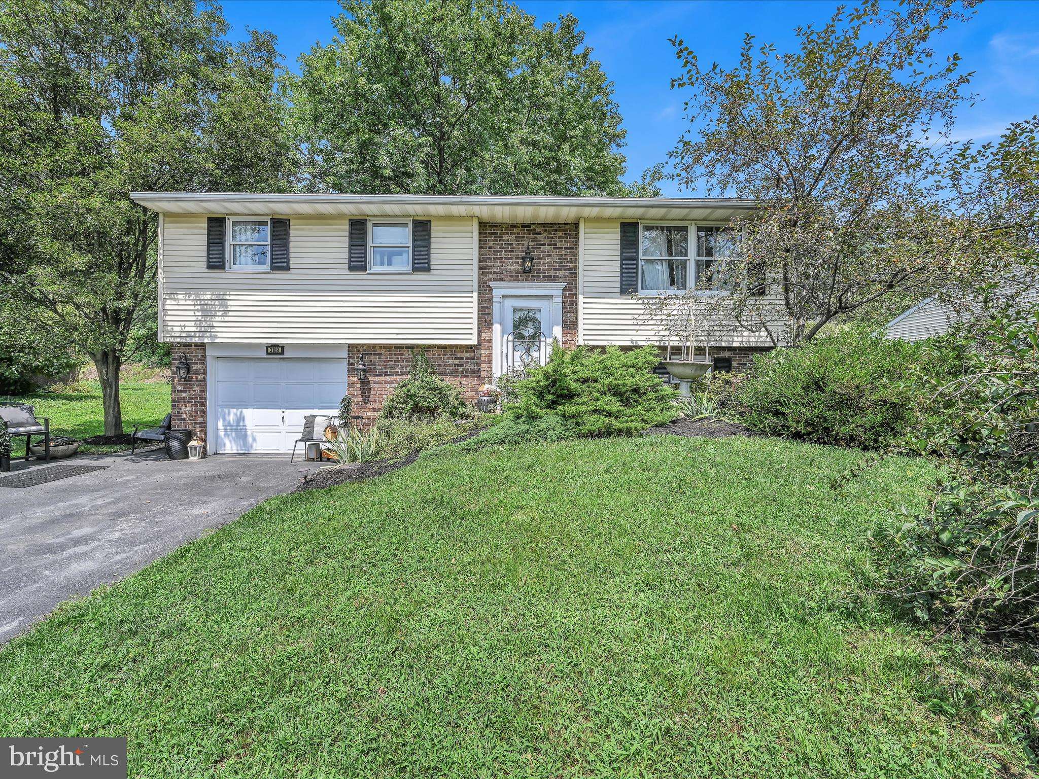 Lancaster, PA 17601,3189 THORNAPPLE DR