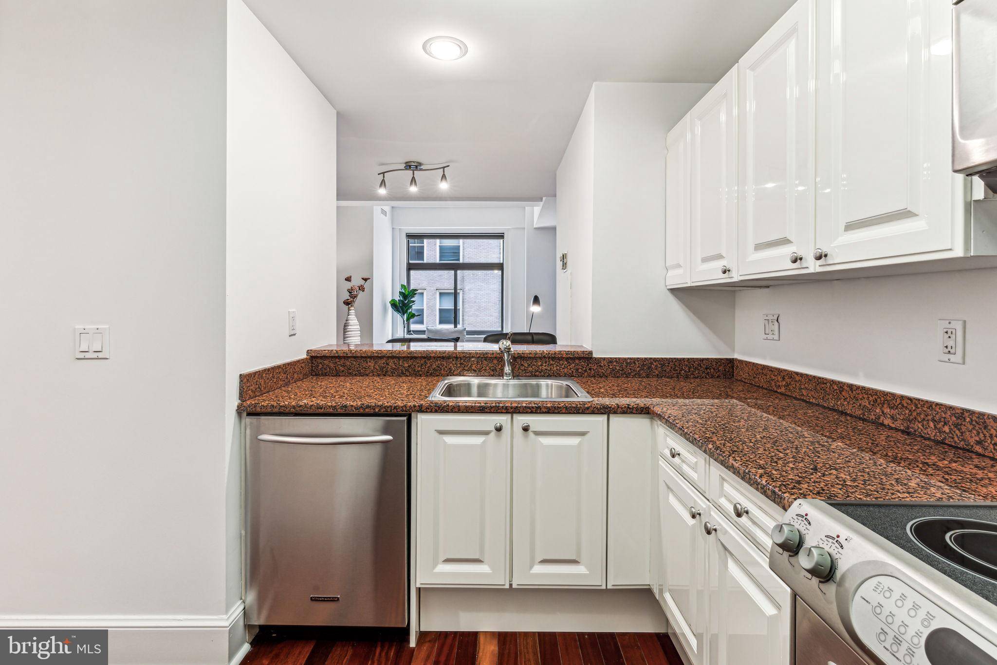 Philadelphia, PA 19102,1500 CHESTNUT ST #17E