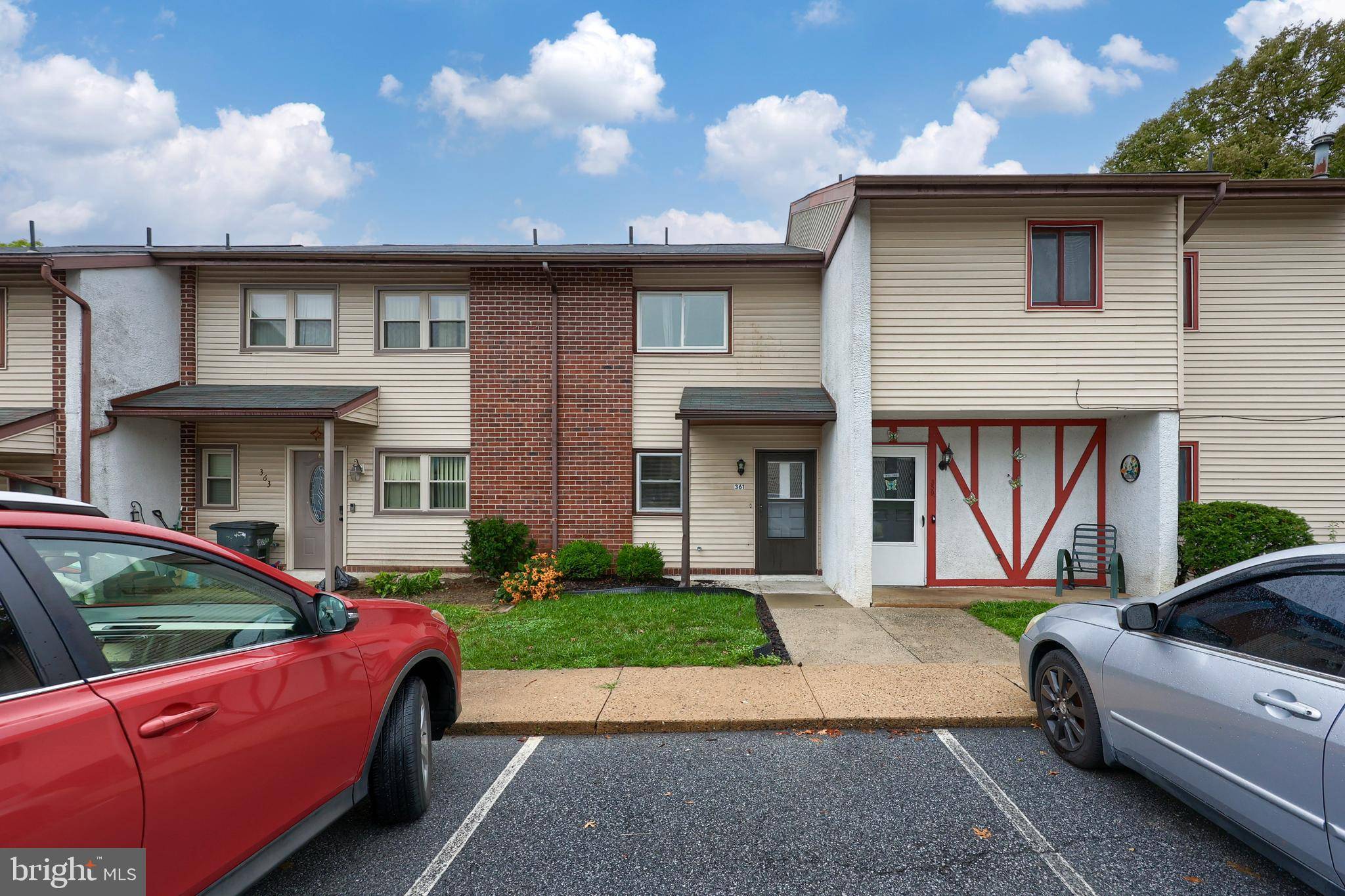 Lancaster, PA 17602,361 GREENLAND DR