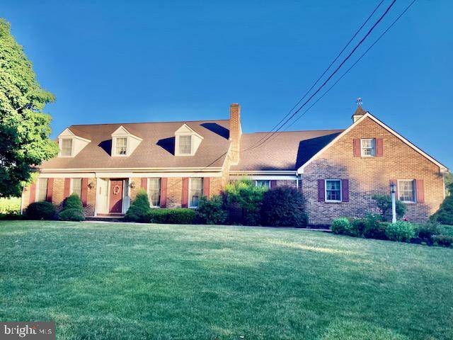 New Holland, PA 17557,522 OVERLYS GROVE RD