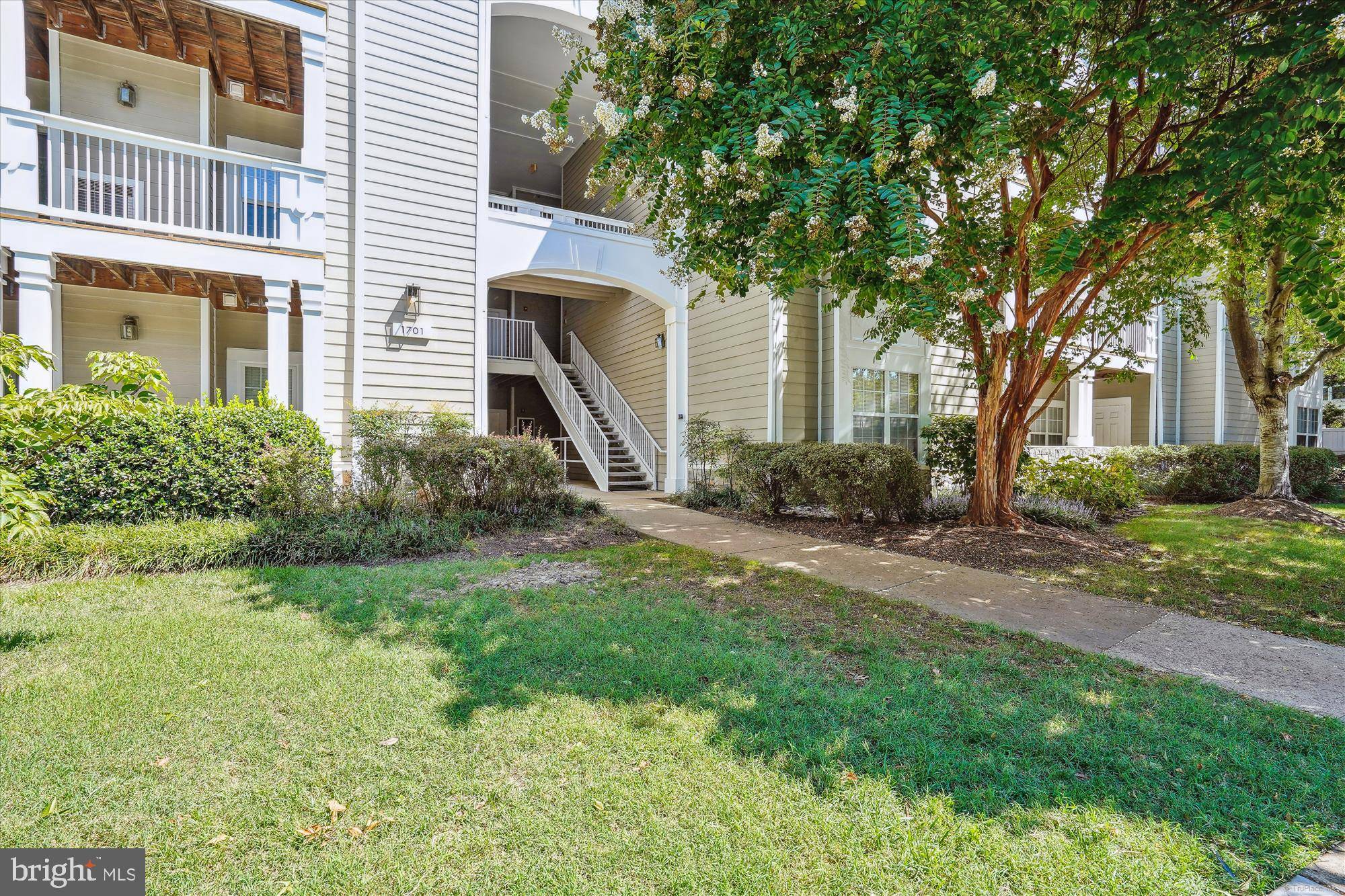 Reston, VA 20190,1701 LAKE SHORE CREST DR #23