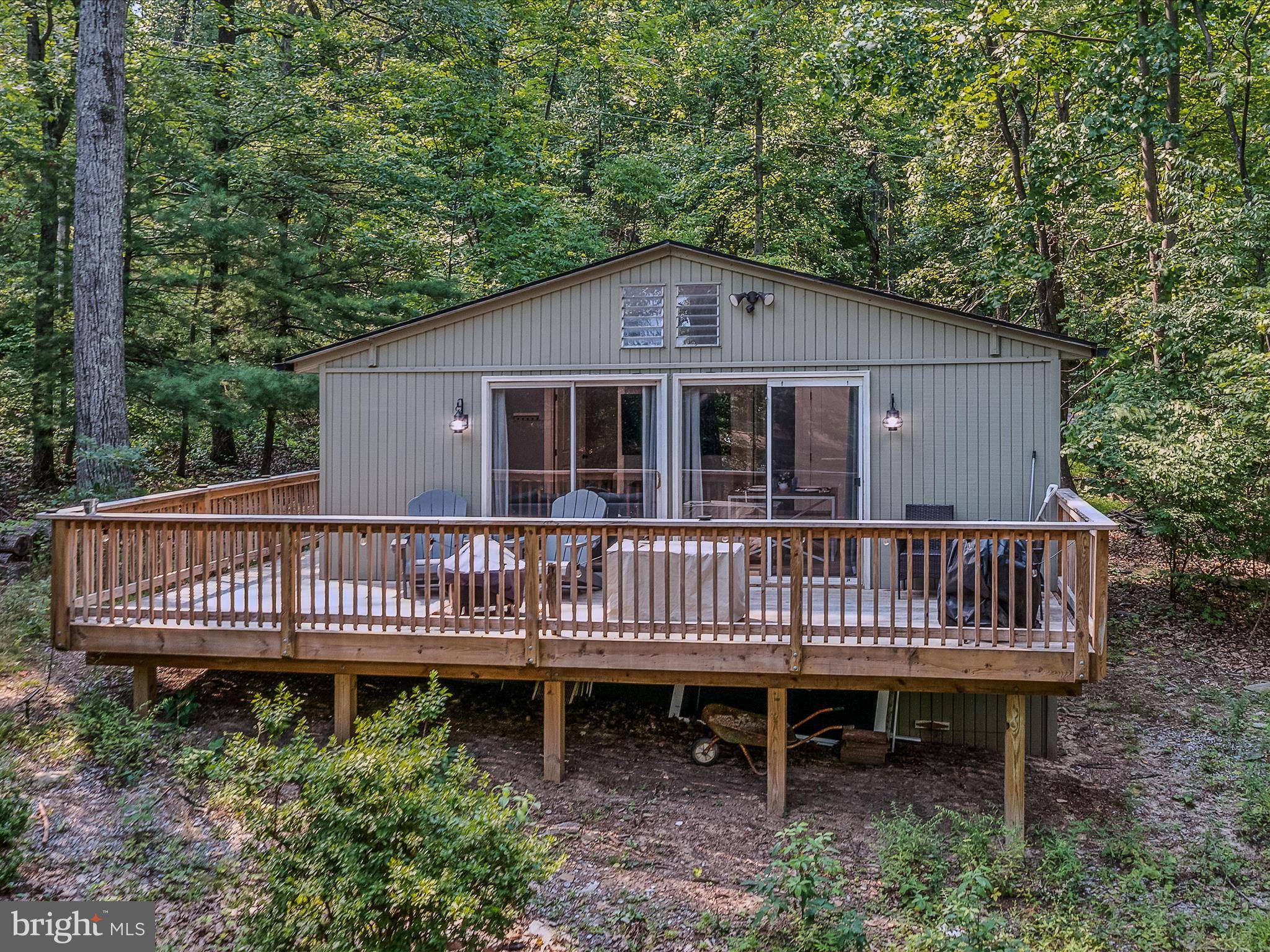 Hedgesville, WV 25427,744 MAVERICK TRL