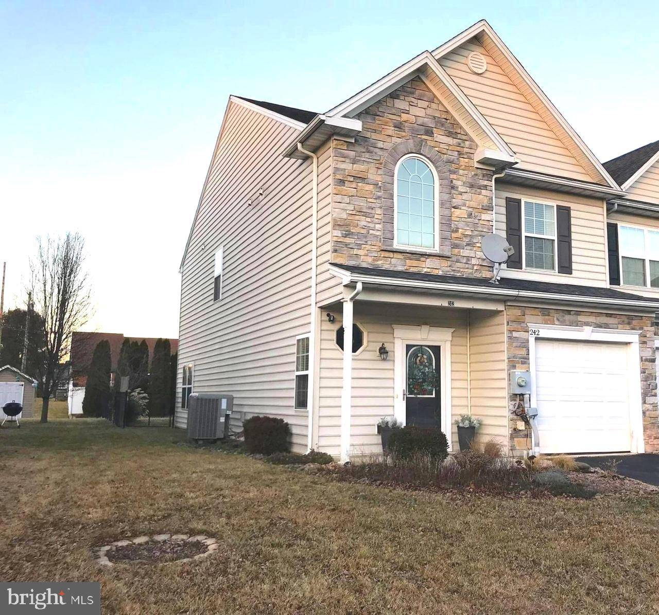 Chambersburg, PA 17201,242 WHITLEY DR #61