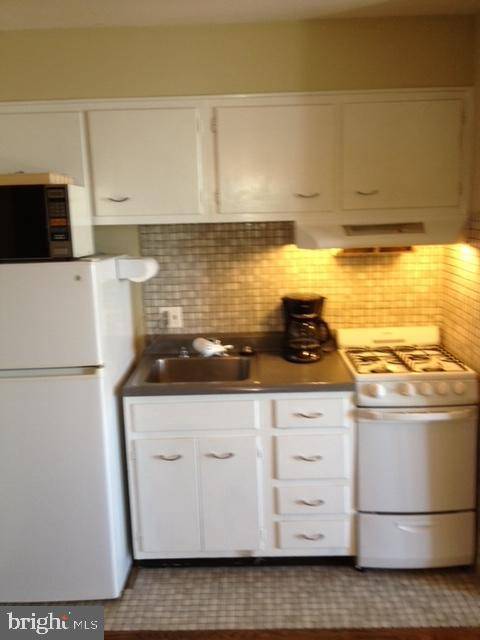 Philadelphia, PA 19106,604-36 S WASHINGTON SQ #1301