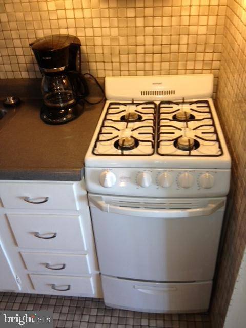 Philadelphia, PA 19106,604-36 S WASHINGTON SQ #1301