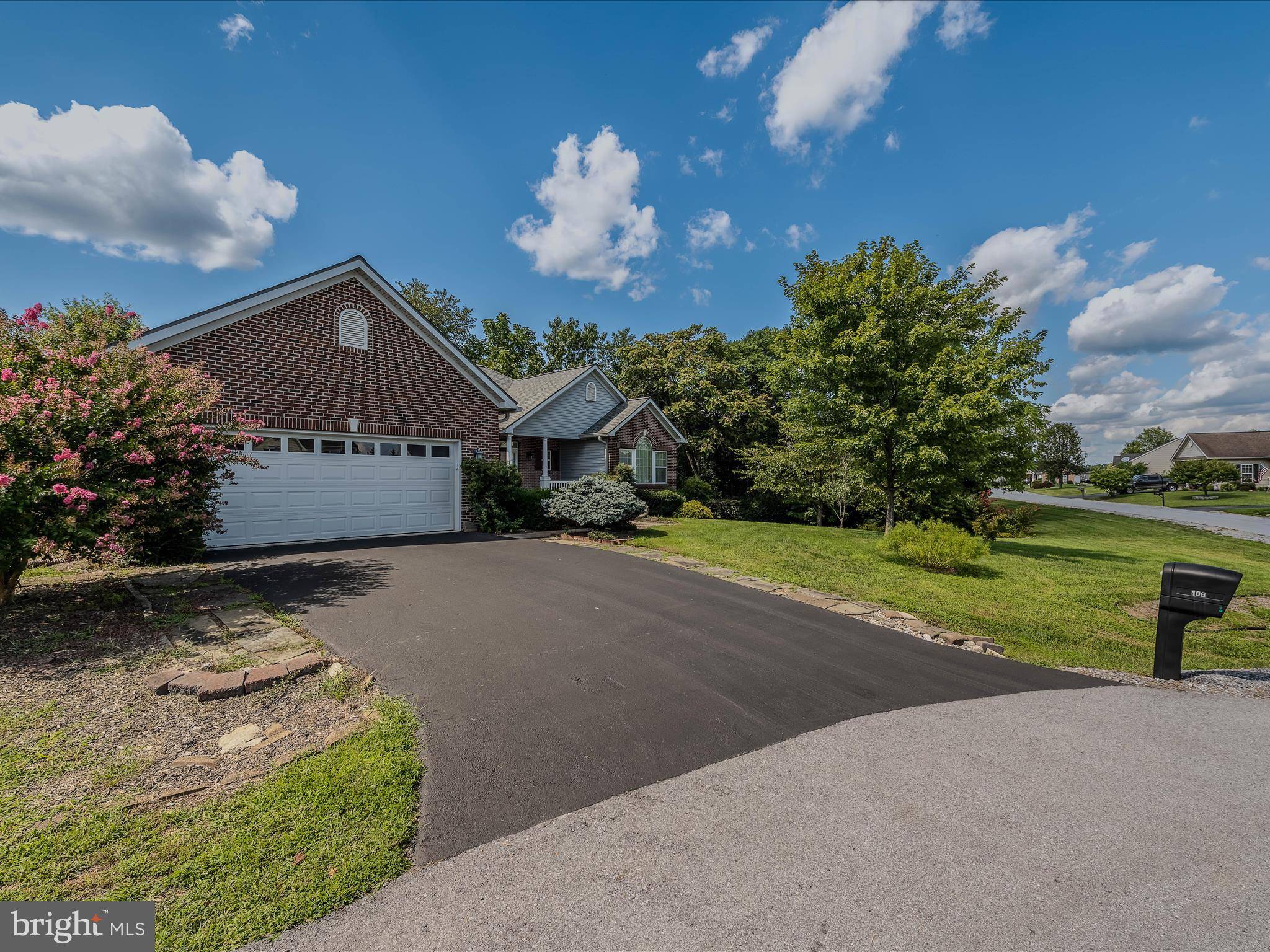 Martinsburg, WV 25405,106 MUDDLER CT