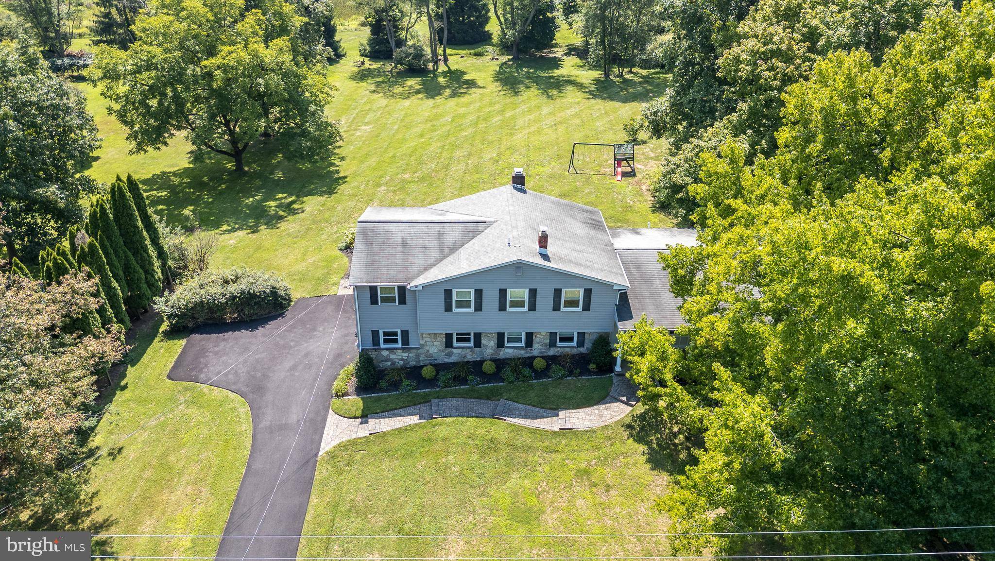 Doylestown, PA 18902,3184 BERKSHIRE RD