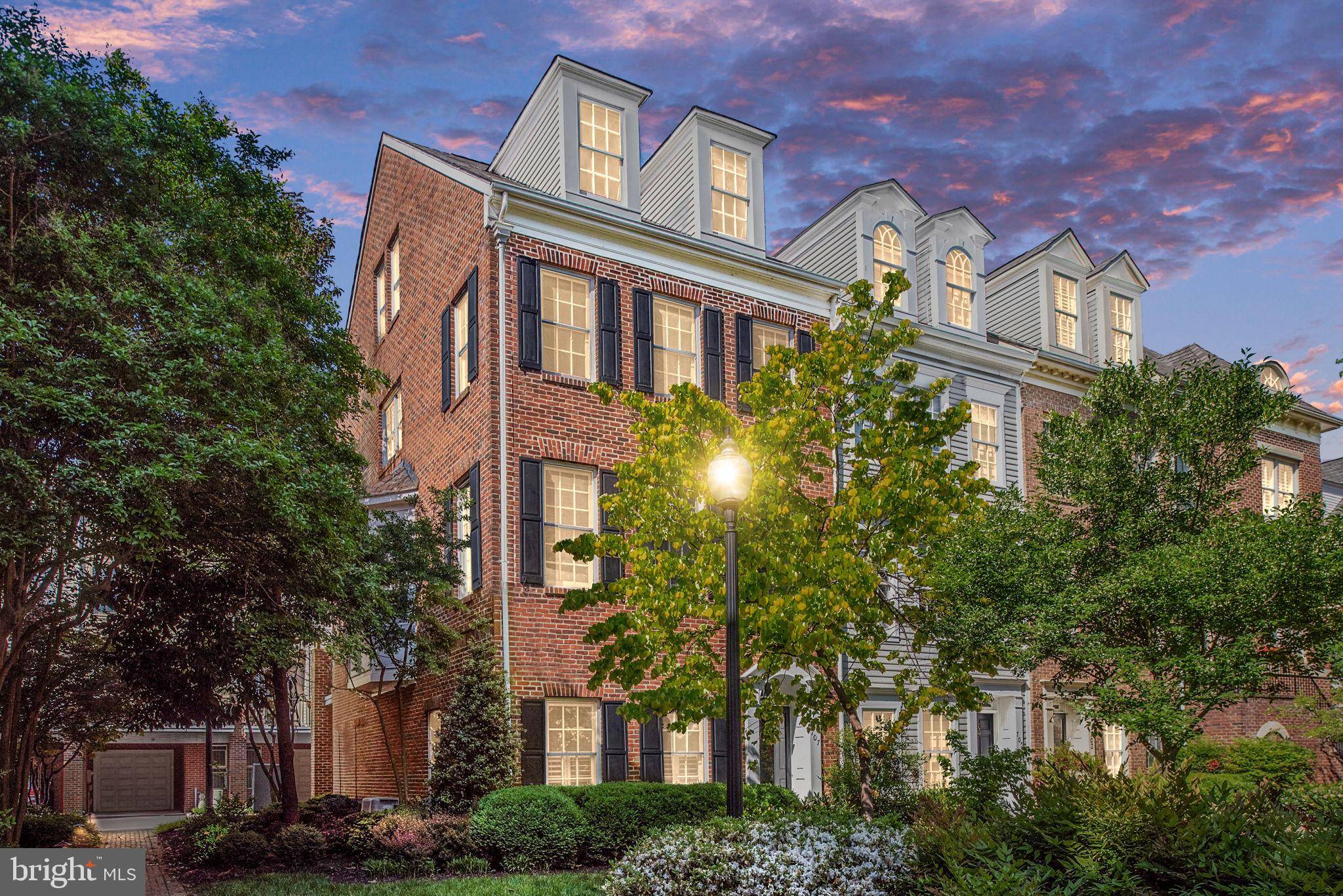 Alexandria, VA 22314,707 FORDS LANDING WAY