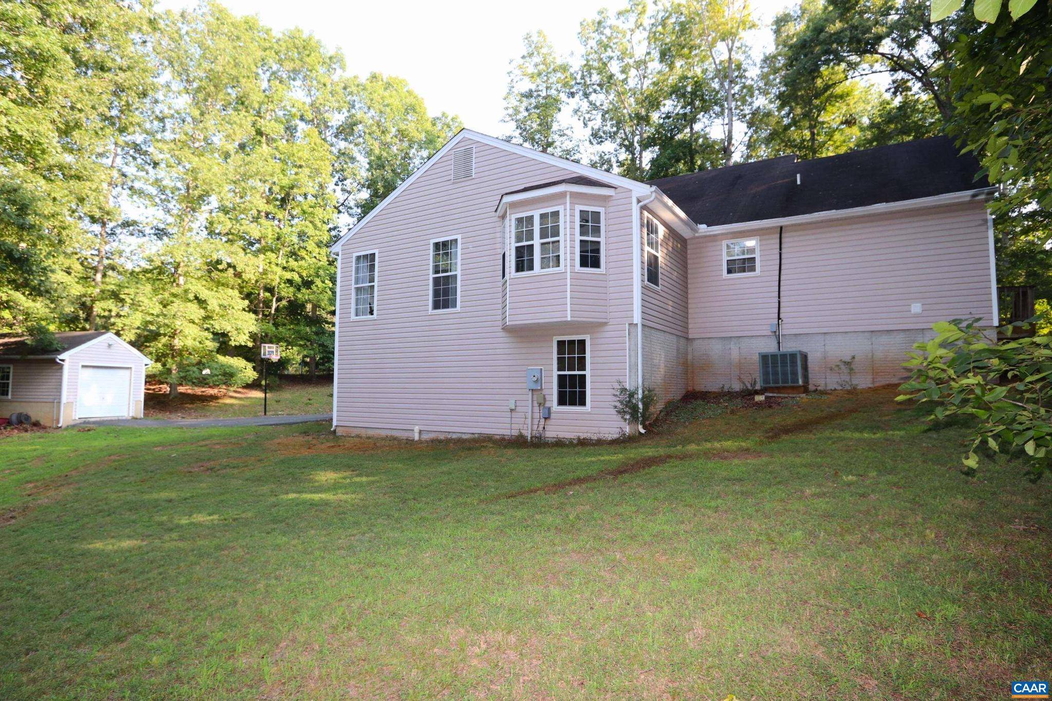 Keswick, VA 22947,32 WILLOW DR