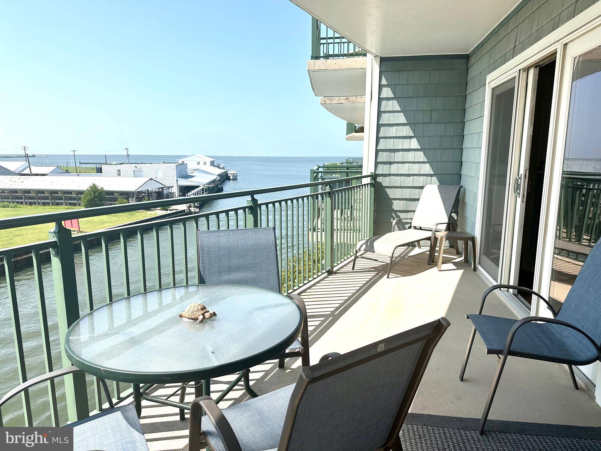 Crisfield, MD 21817,1 DOCK ST #204