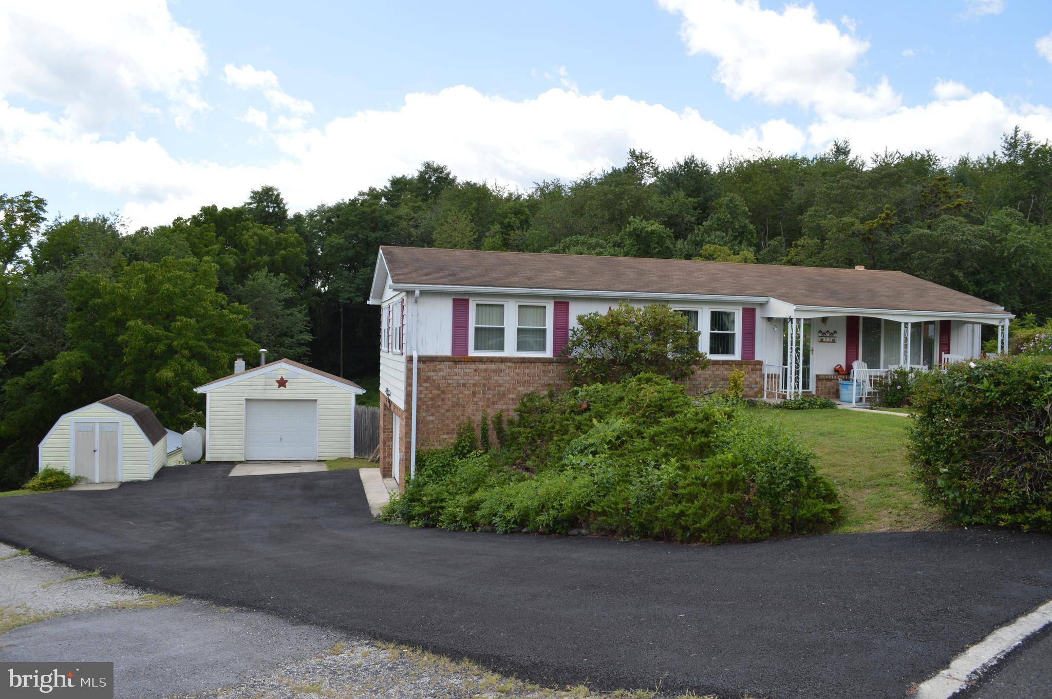 Hanover, PA 17331,52 WATERFRONT DR