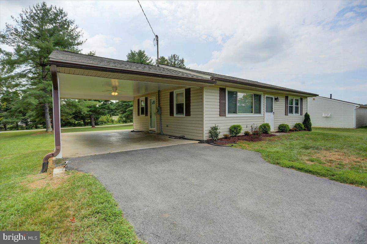 Falling Waters, WV 25419,179 WEEPING WILLOW RD