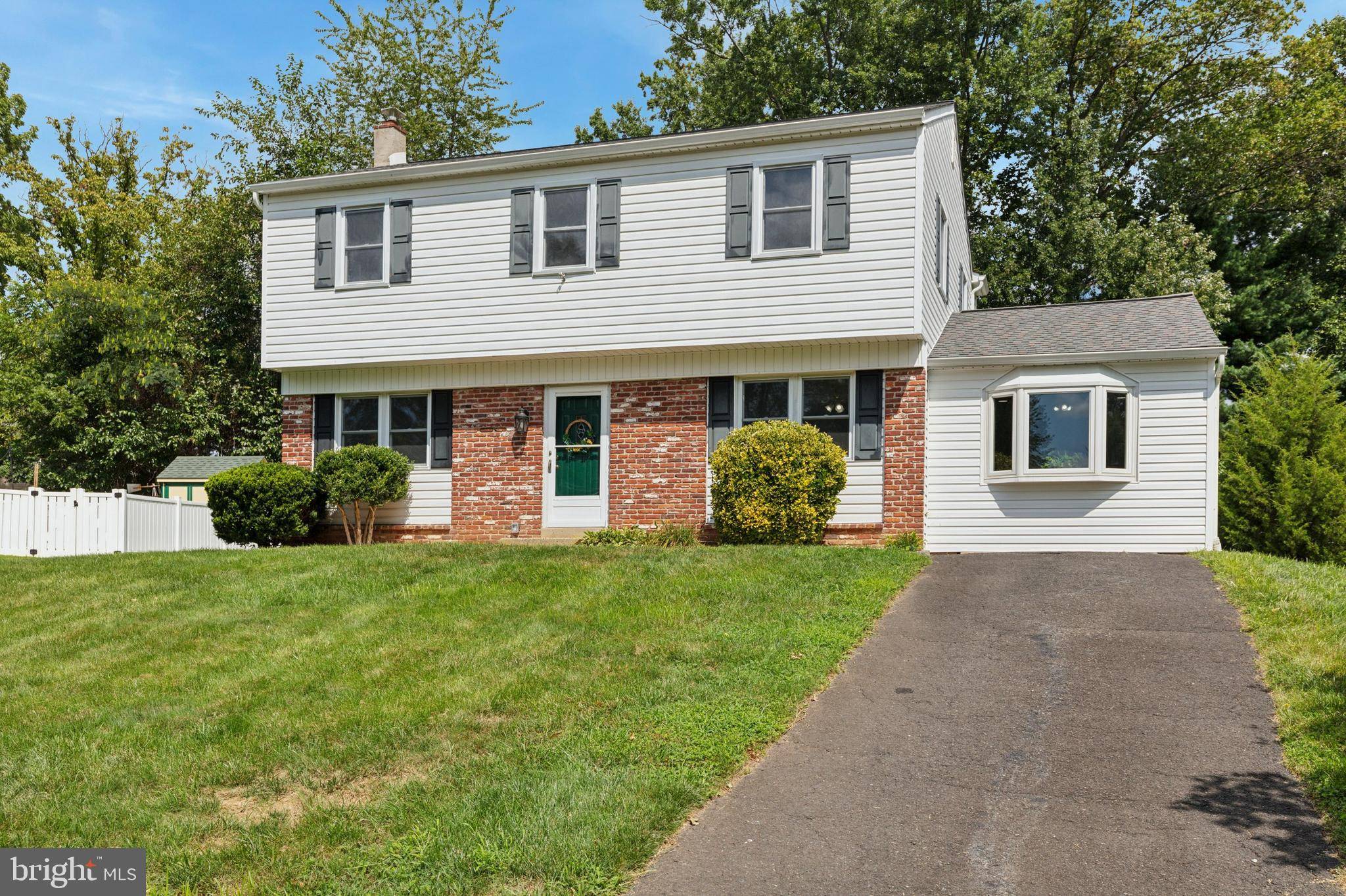 Hatboro, PA 19040,220 PINE TREE LN