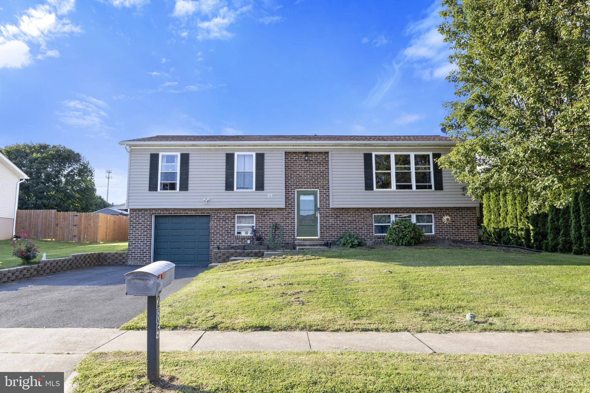 York, PA 17406,285 E BEAVER ST