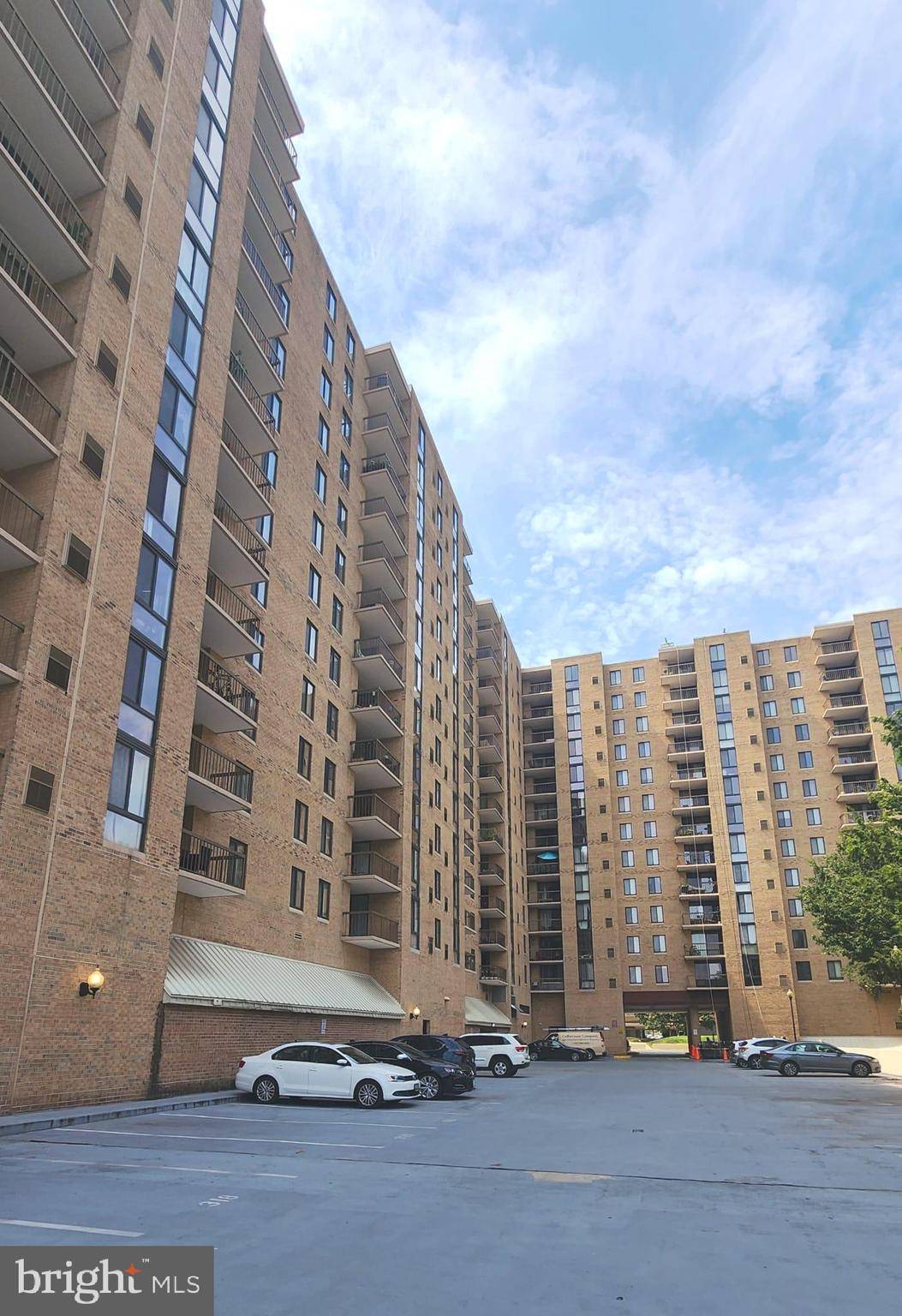 Arlington, VA 22204,4500 S FOUR MILE RUN DR #829