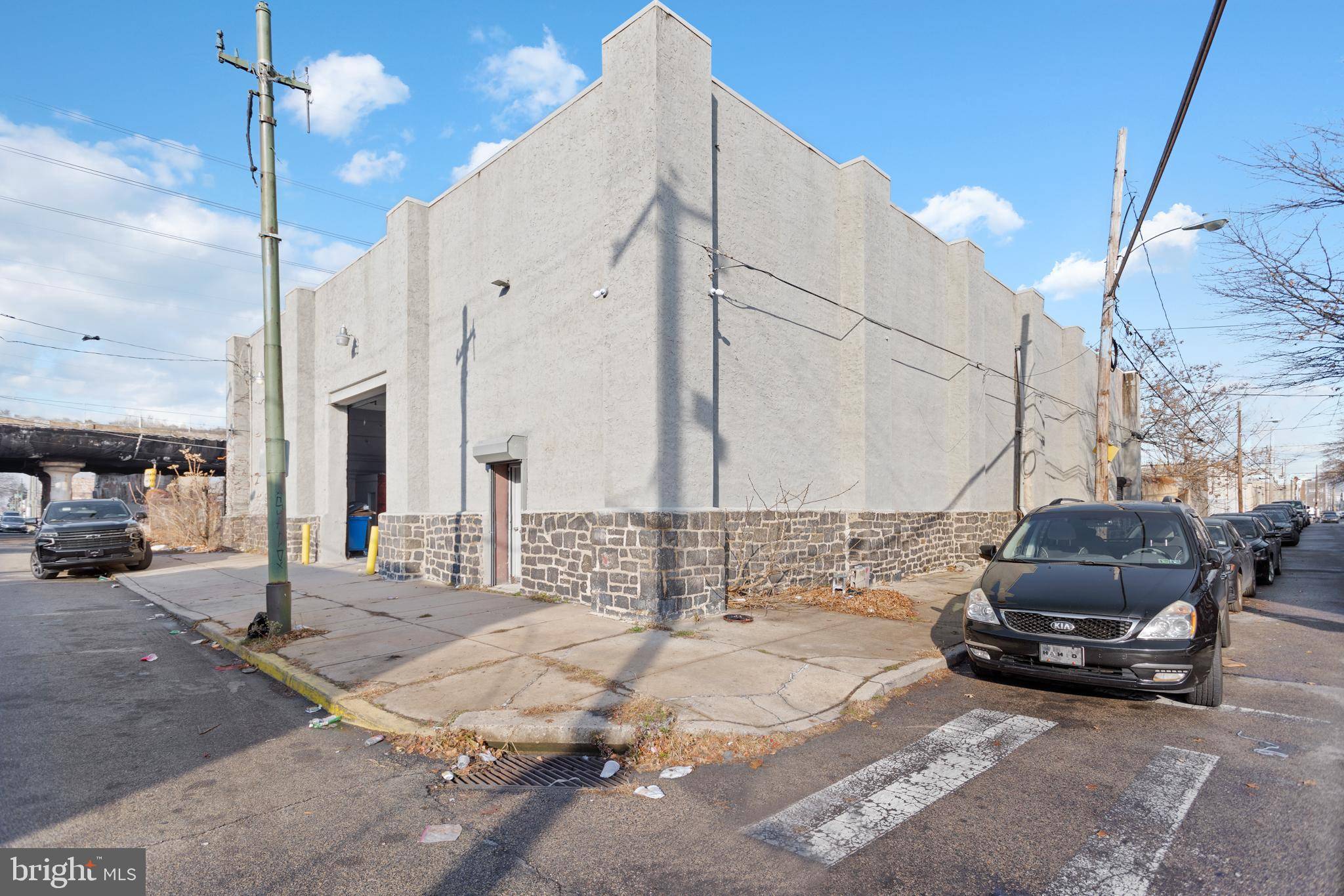 Philadelphia, PA 19145,2415 MORRIS ST