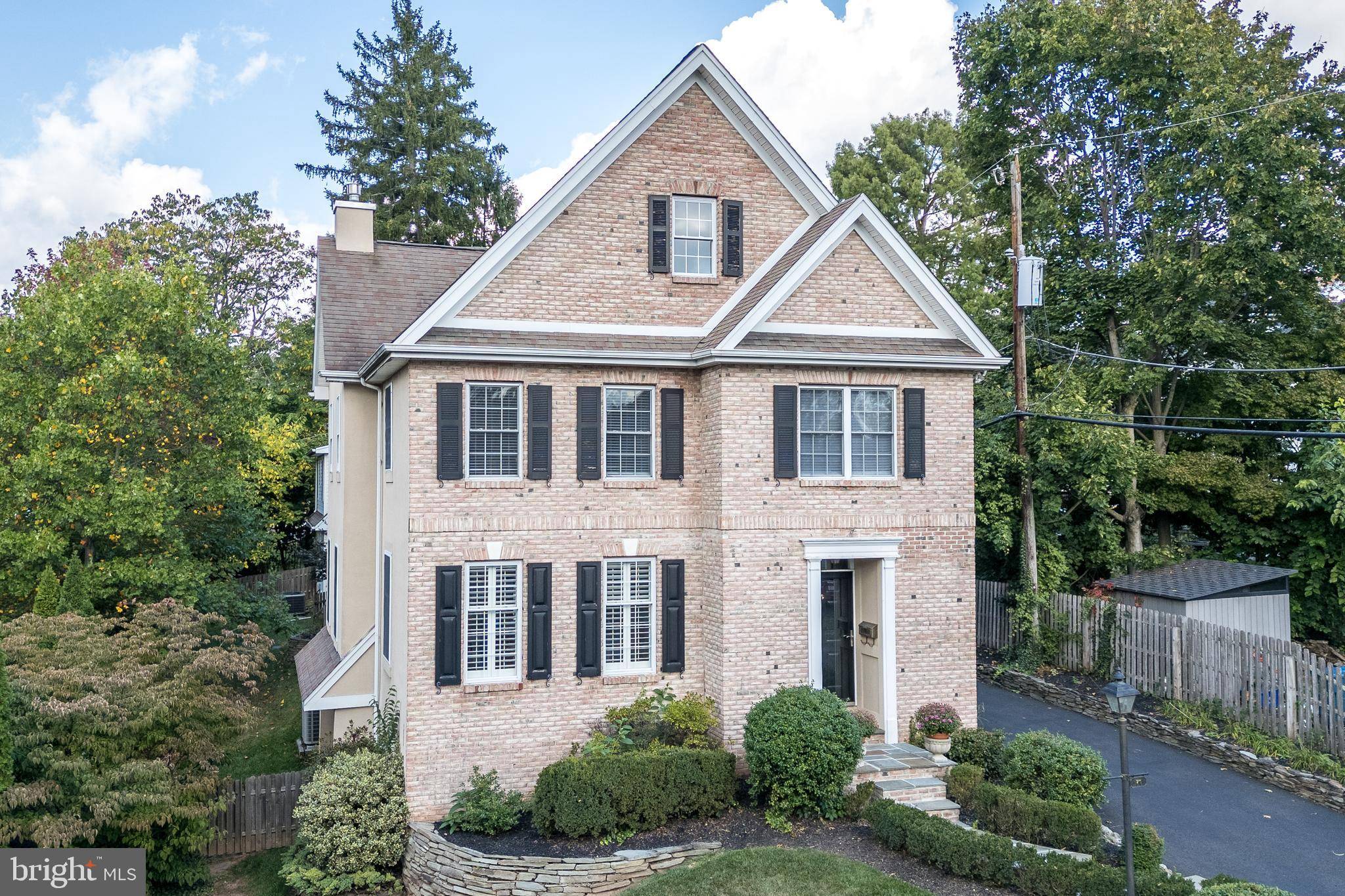 Doylestown, PA 18901,71 MEADOW LN