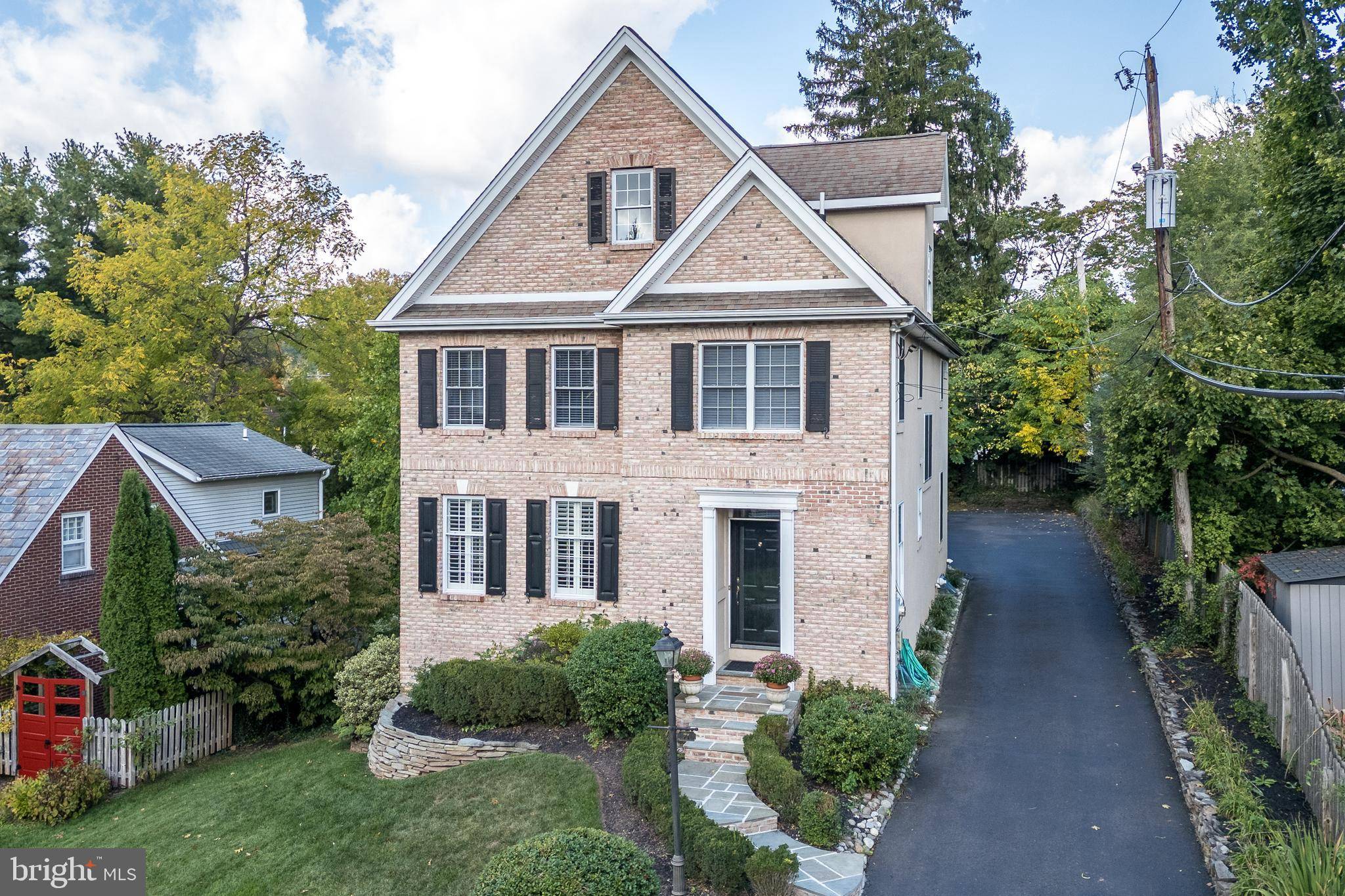 Doylestown, PA 18901,71 MEADOW LN