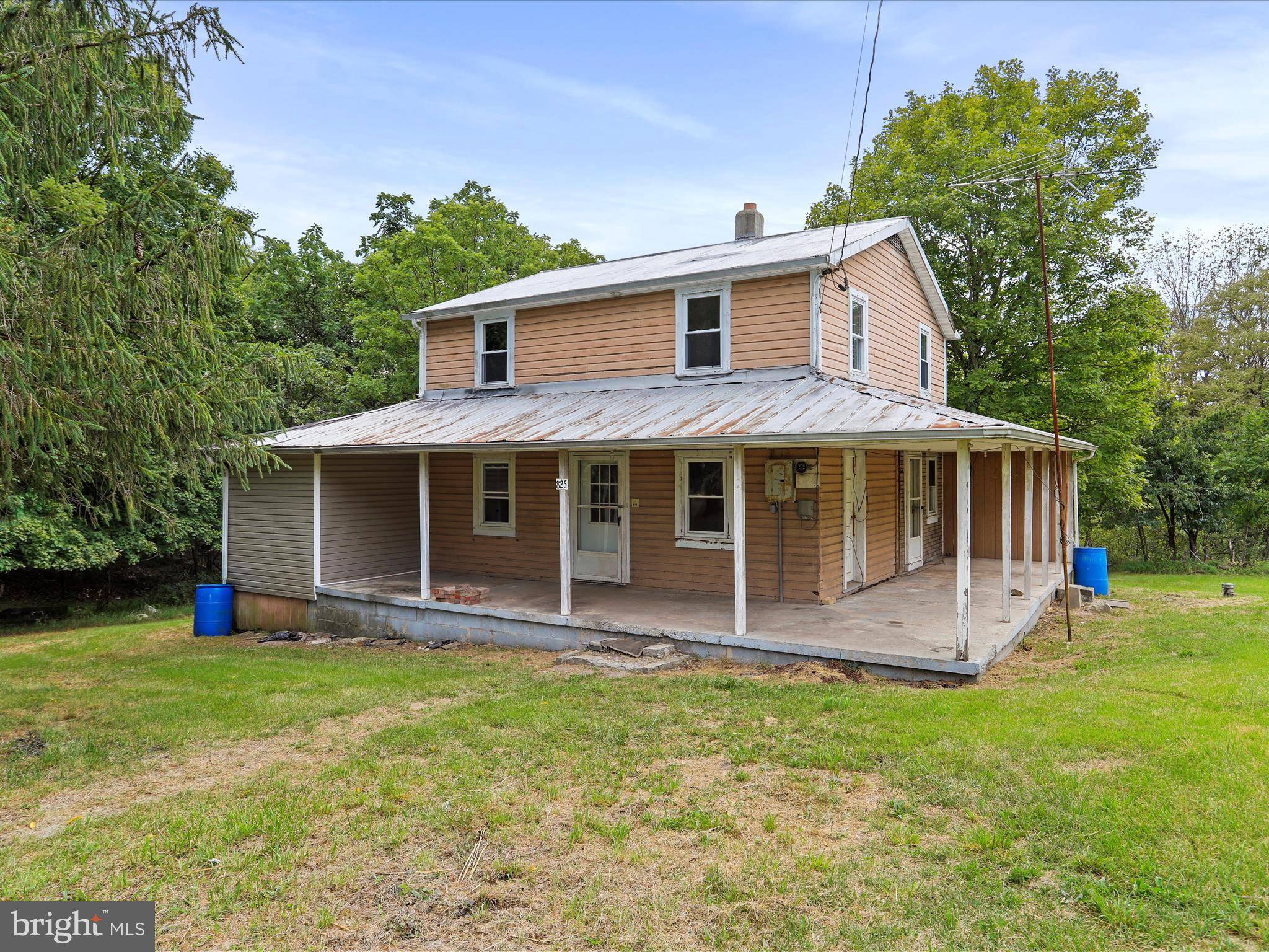 Paw Paw, WV 25434,825 GRANDPAPS LN