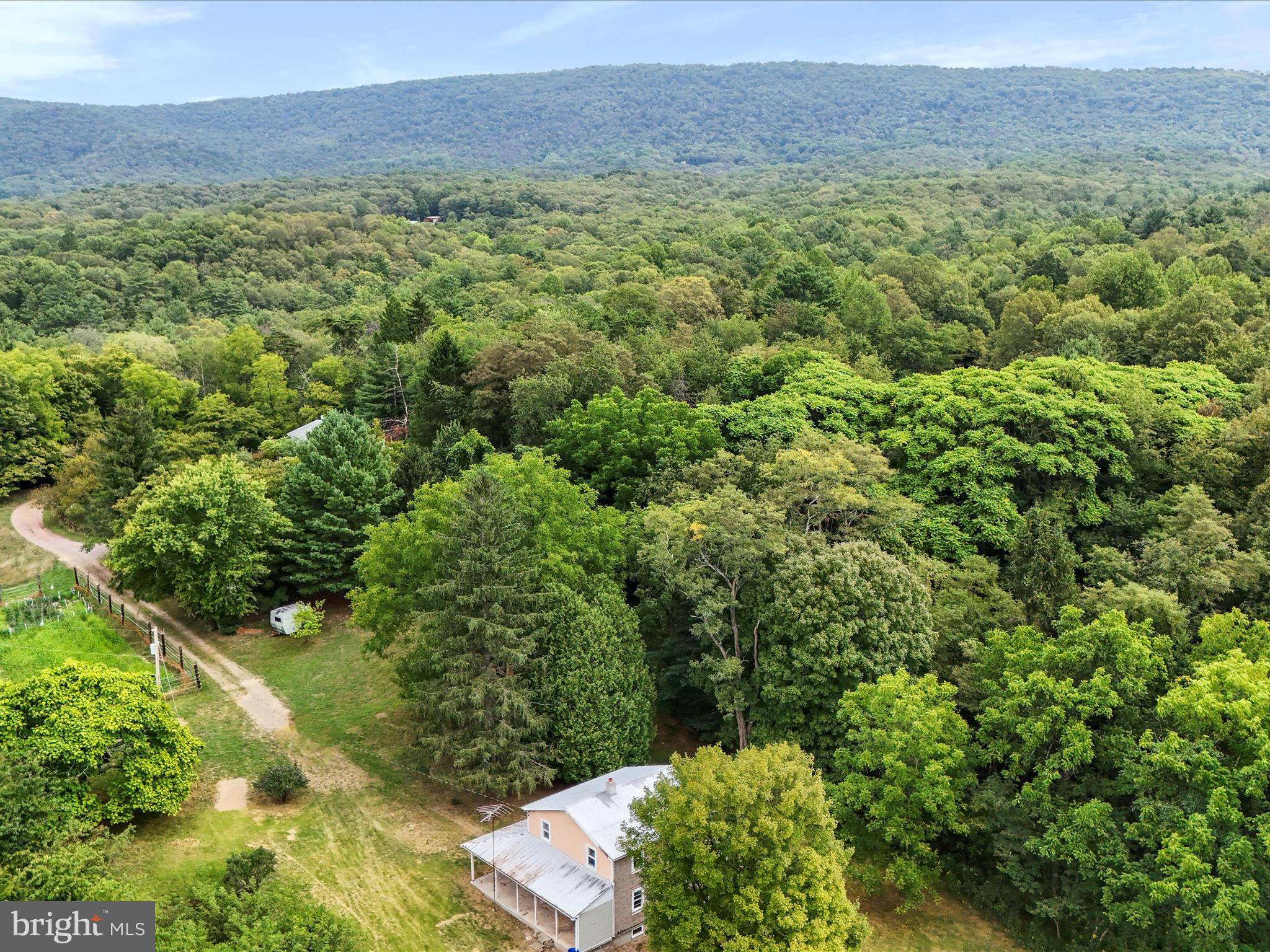 Paw Paw, WV 25434,825 GRANDPAPS LN