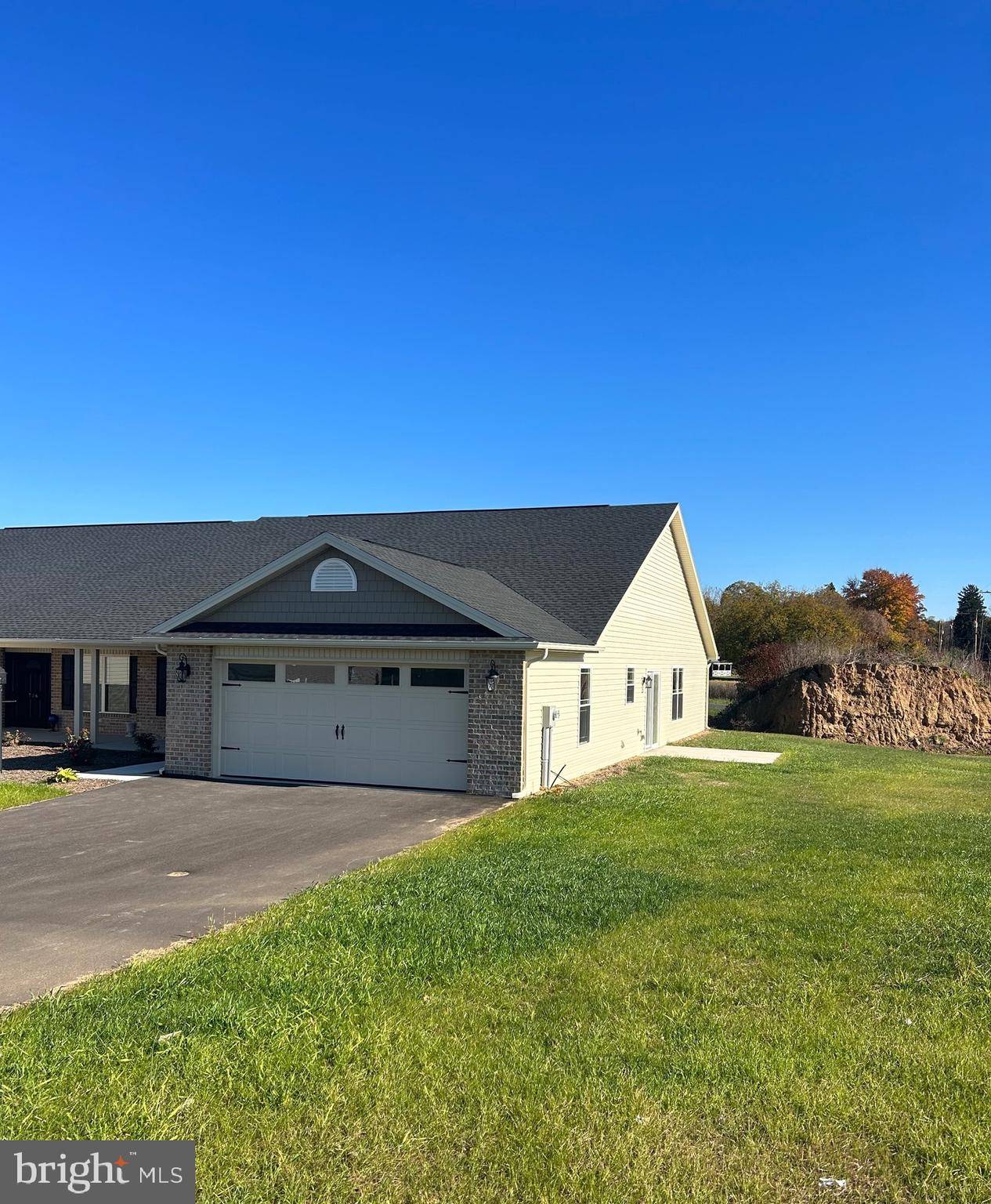 Chambersburg, PA 17201,738 RISING SUN LN