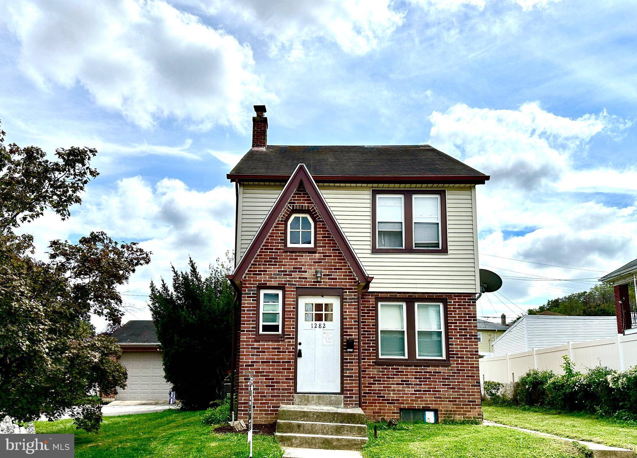 York, PA 17404,1282 W POPLAR ST