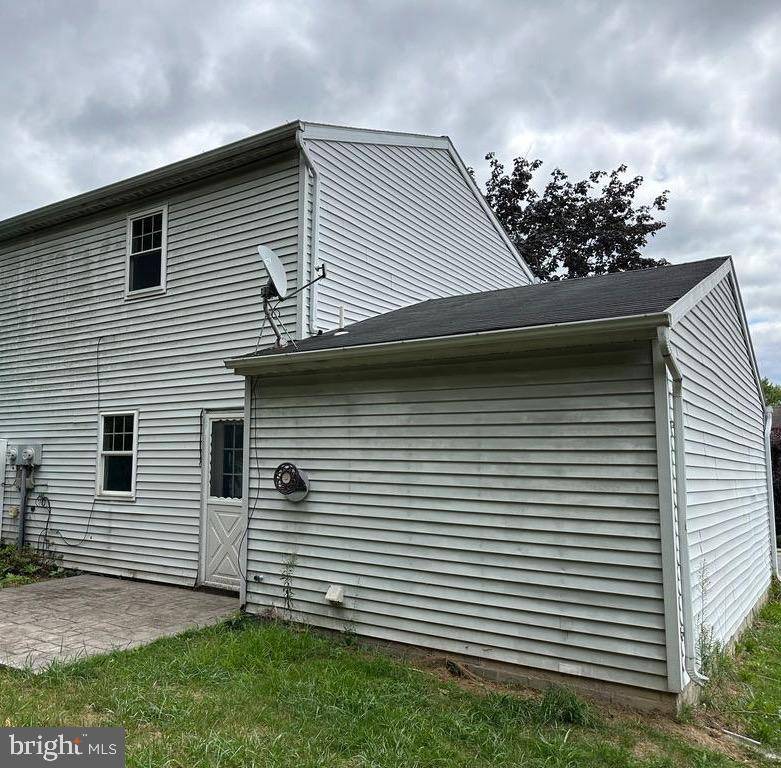 Columbia, PA 17512,1081 CLOVERTON DR