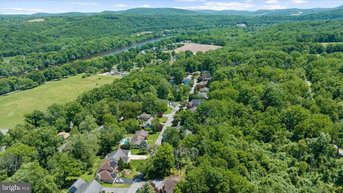 Mount Bethel, PA 18343,37 LENAPE TRL