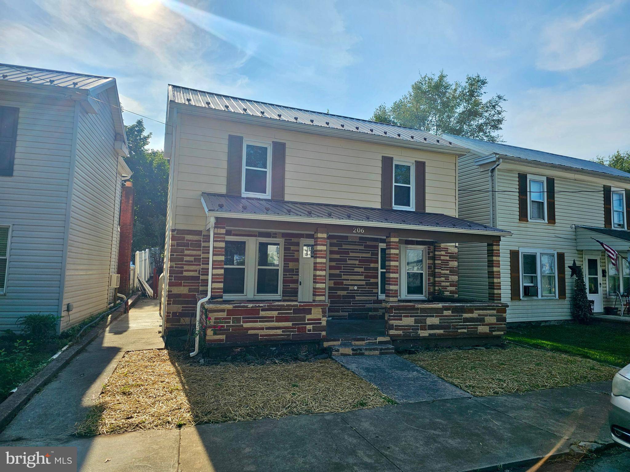 Martinsburg, WV 25401,206 FAIRFAX ST