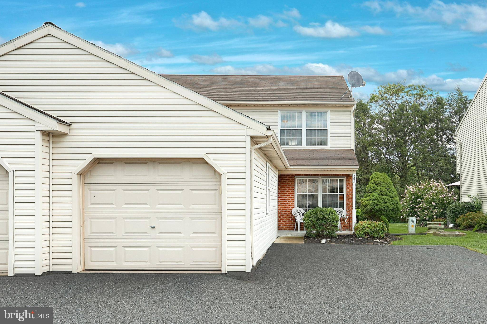 Mount Joy, PA 17552,362 DEERFIELD DR