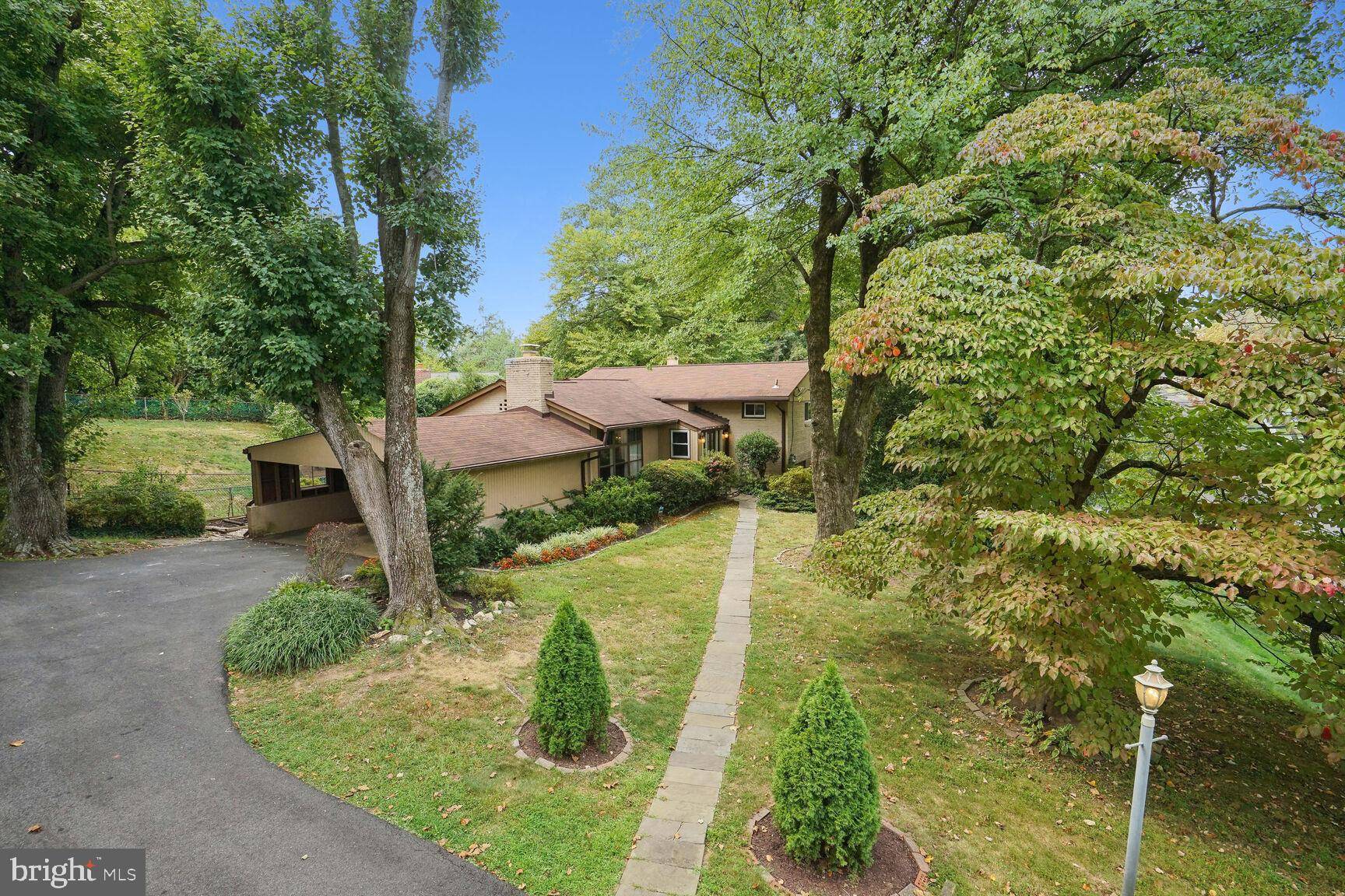 Falls Church, VA 22042,6819 VALLEY BROOK DR