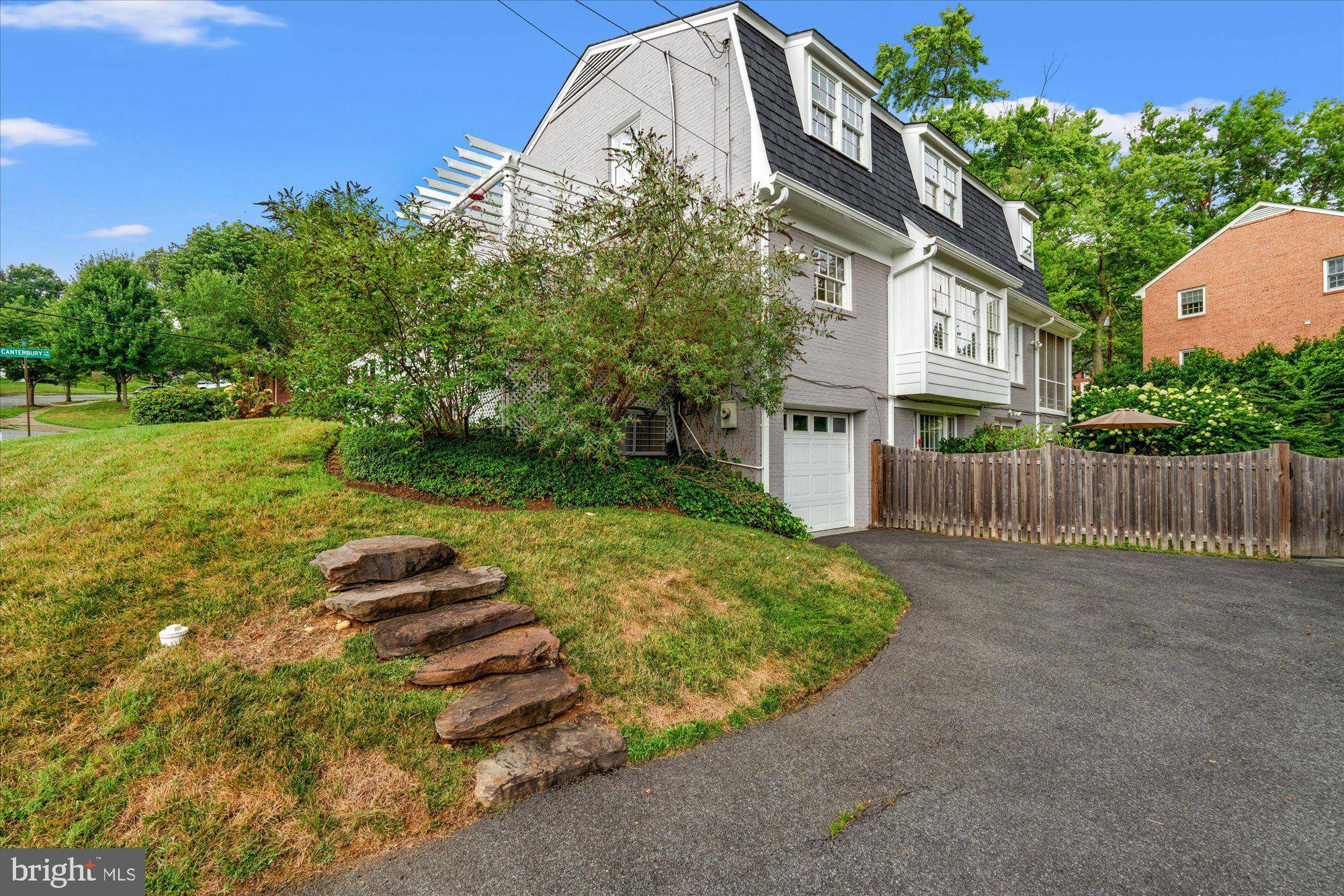 Alexandria, VA 22314,501 CANTERBURY LN