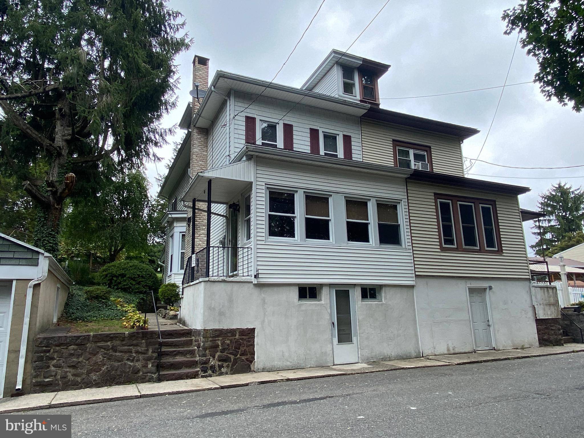 Pottsville, PA 17901,826 SENECA ST