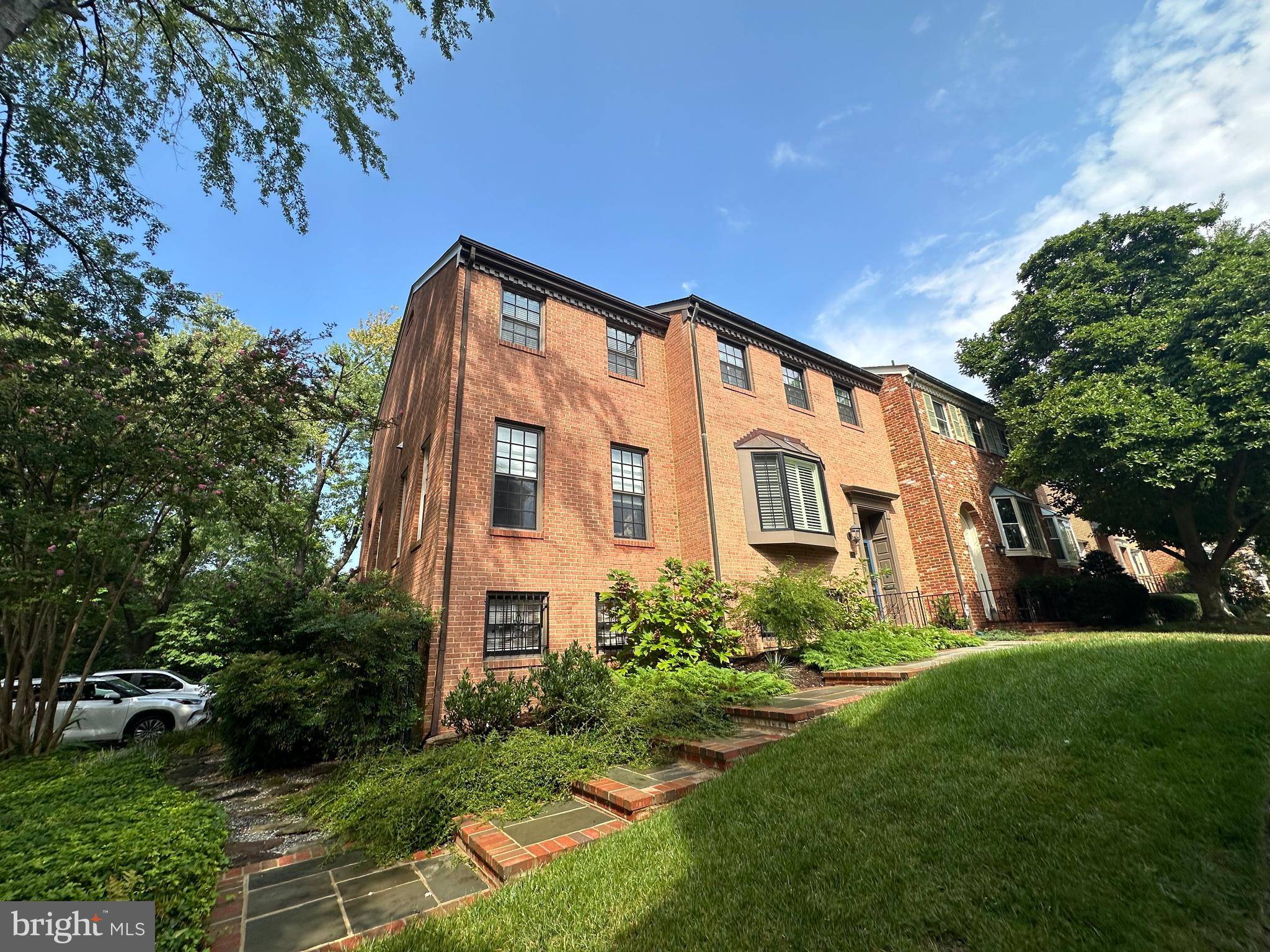 Alexandria, VA 22307,6318 GOLF COURSE SQ