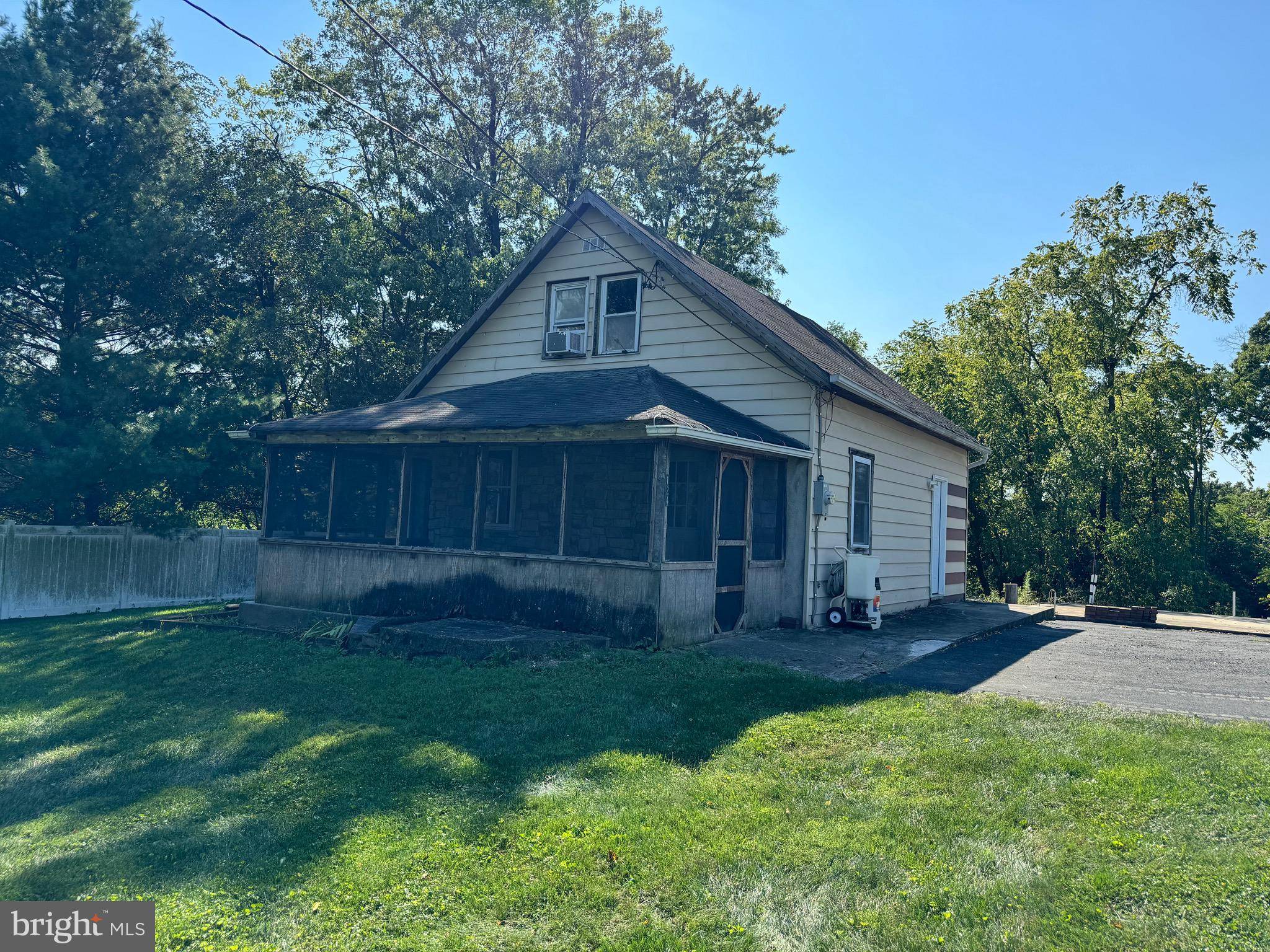 Harrisburg, PA 17112,124 MANADA GLEN LN