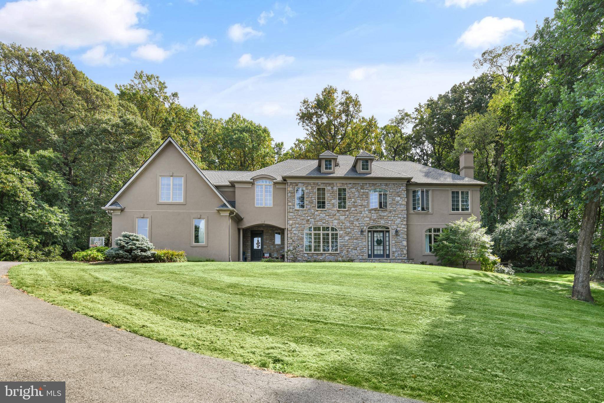 Wyomissing, PA 19610,12 WOODS WAY