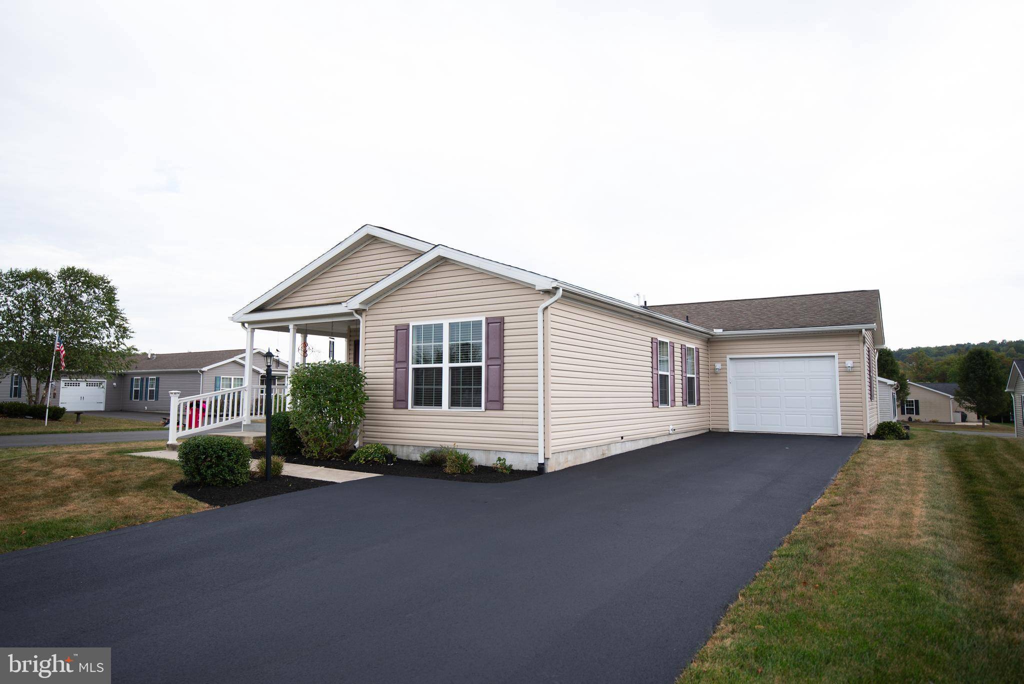 Bechtelsville, PA 19505,2 BUNTING CT