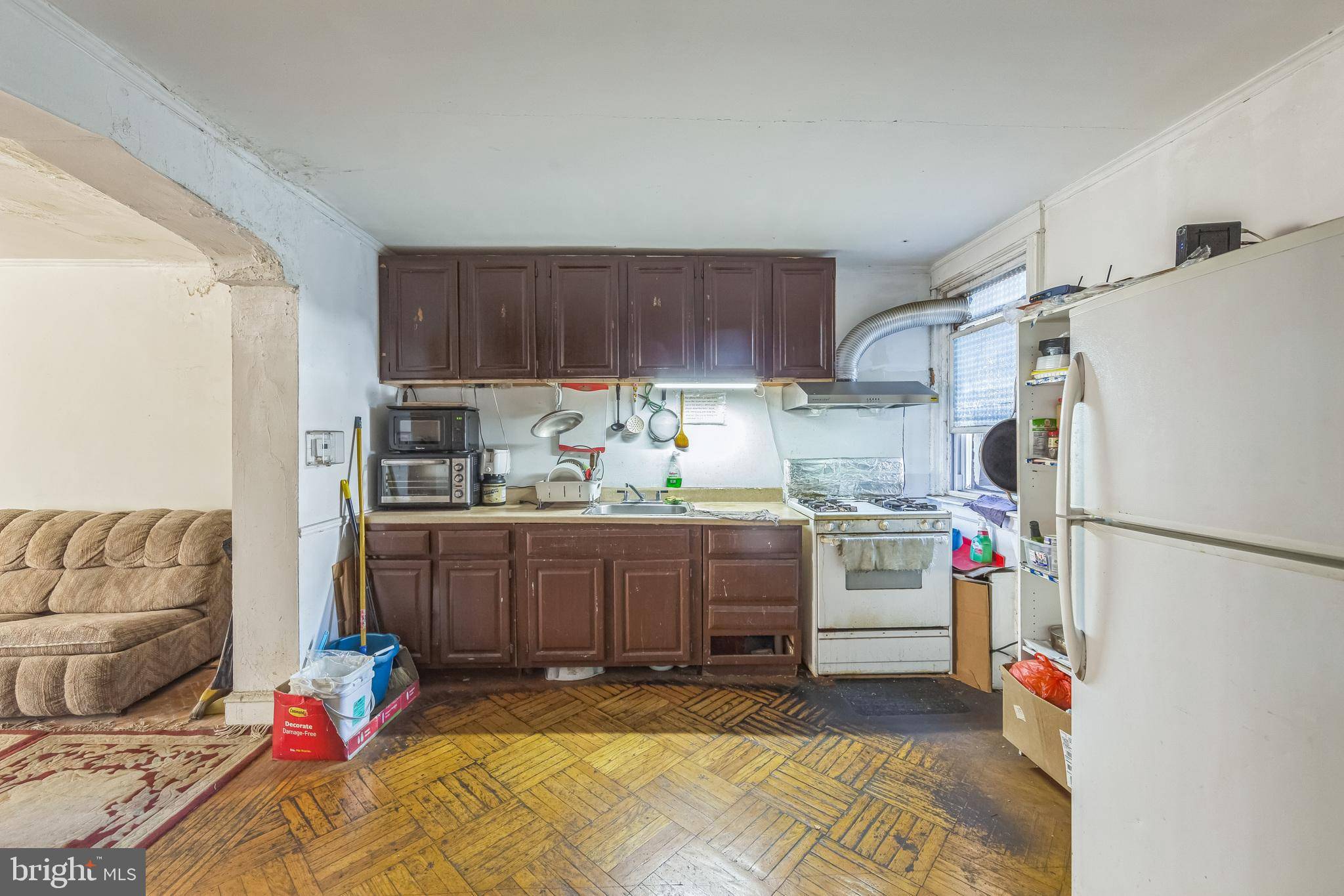 Philadelphia, PA 19120,5216 D ST