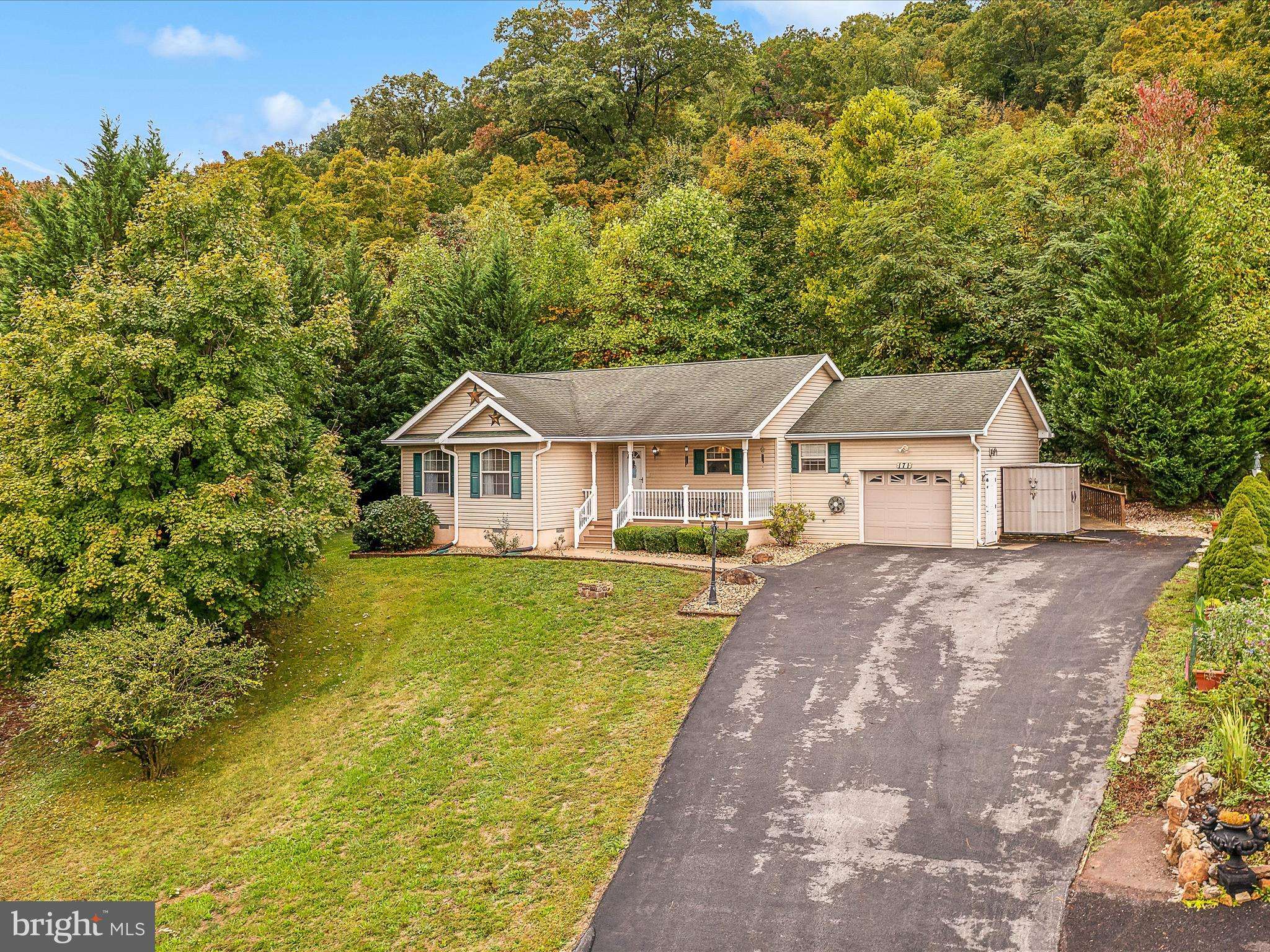 Berkeley Springs, WV 25411,171 SOUTHRIDGE DR