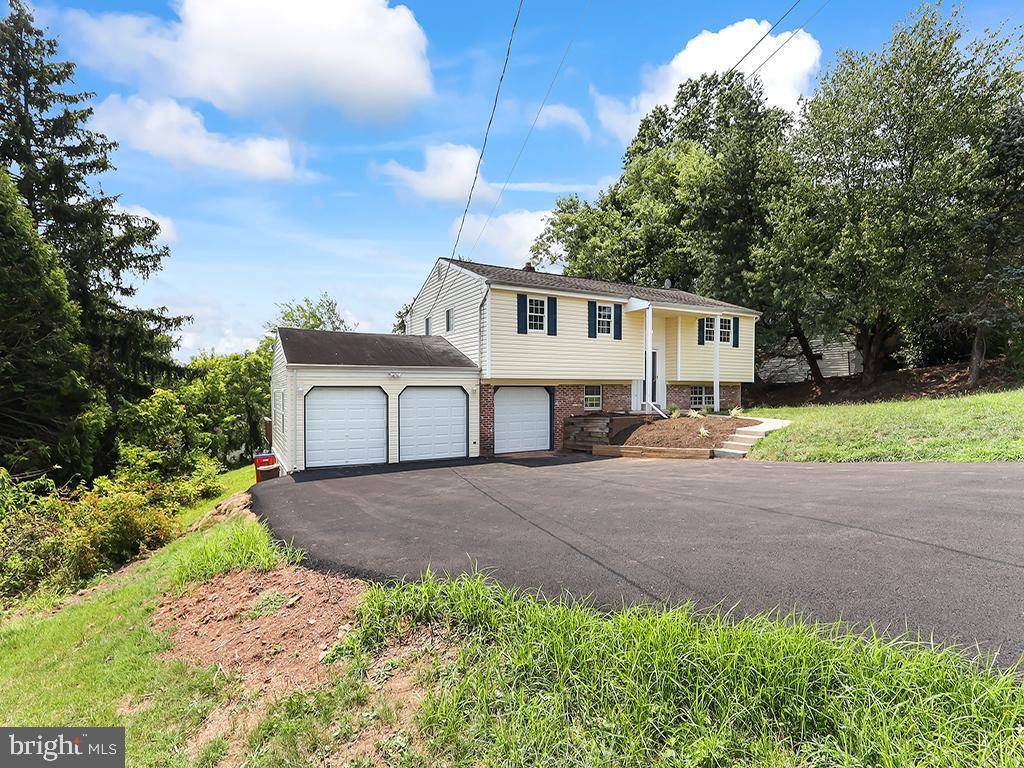 Norristown, PA 19403,14 FEATHERBED LN