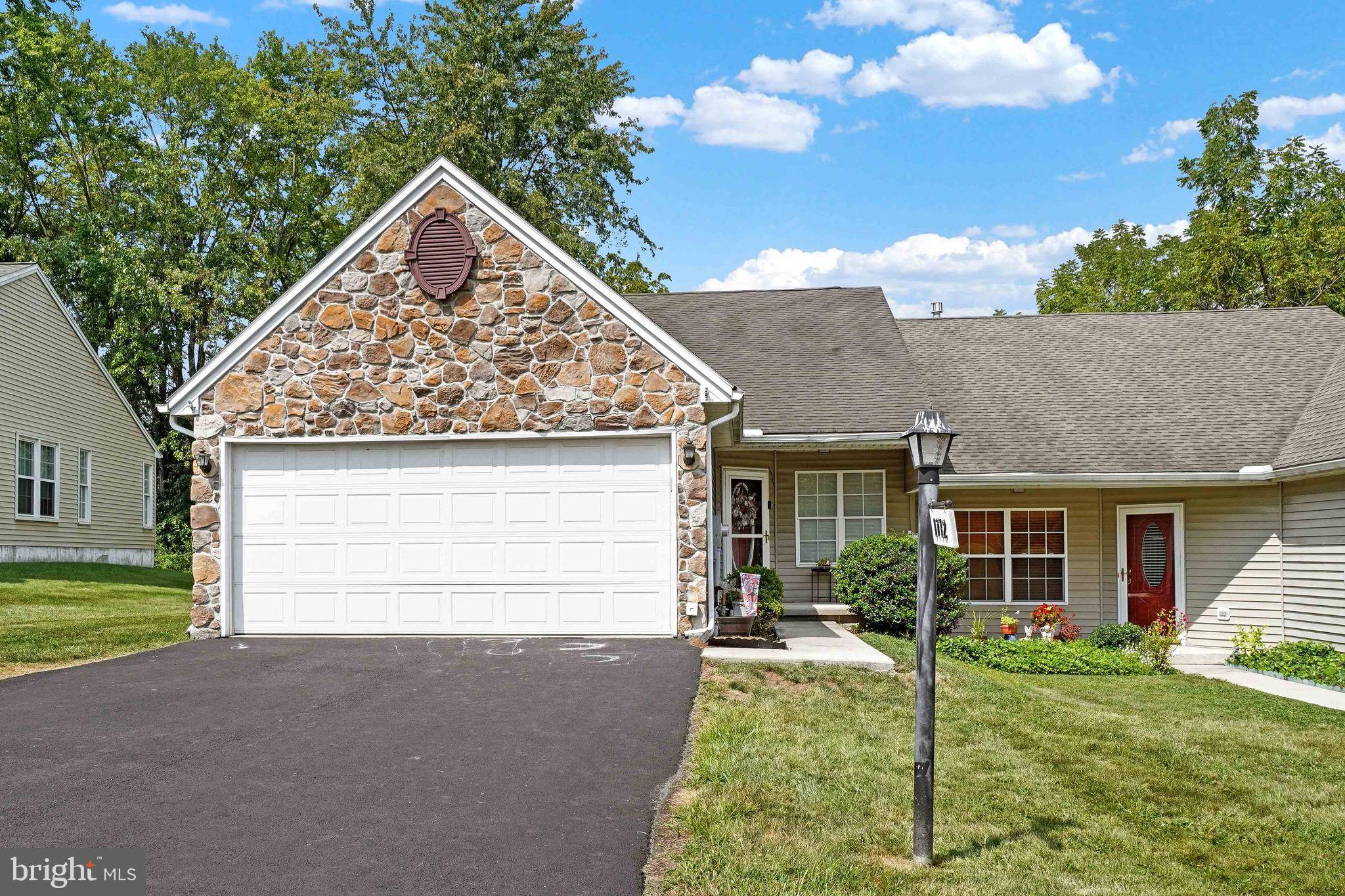 Dover, PA 17315,1712 BOXWOOD CT