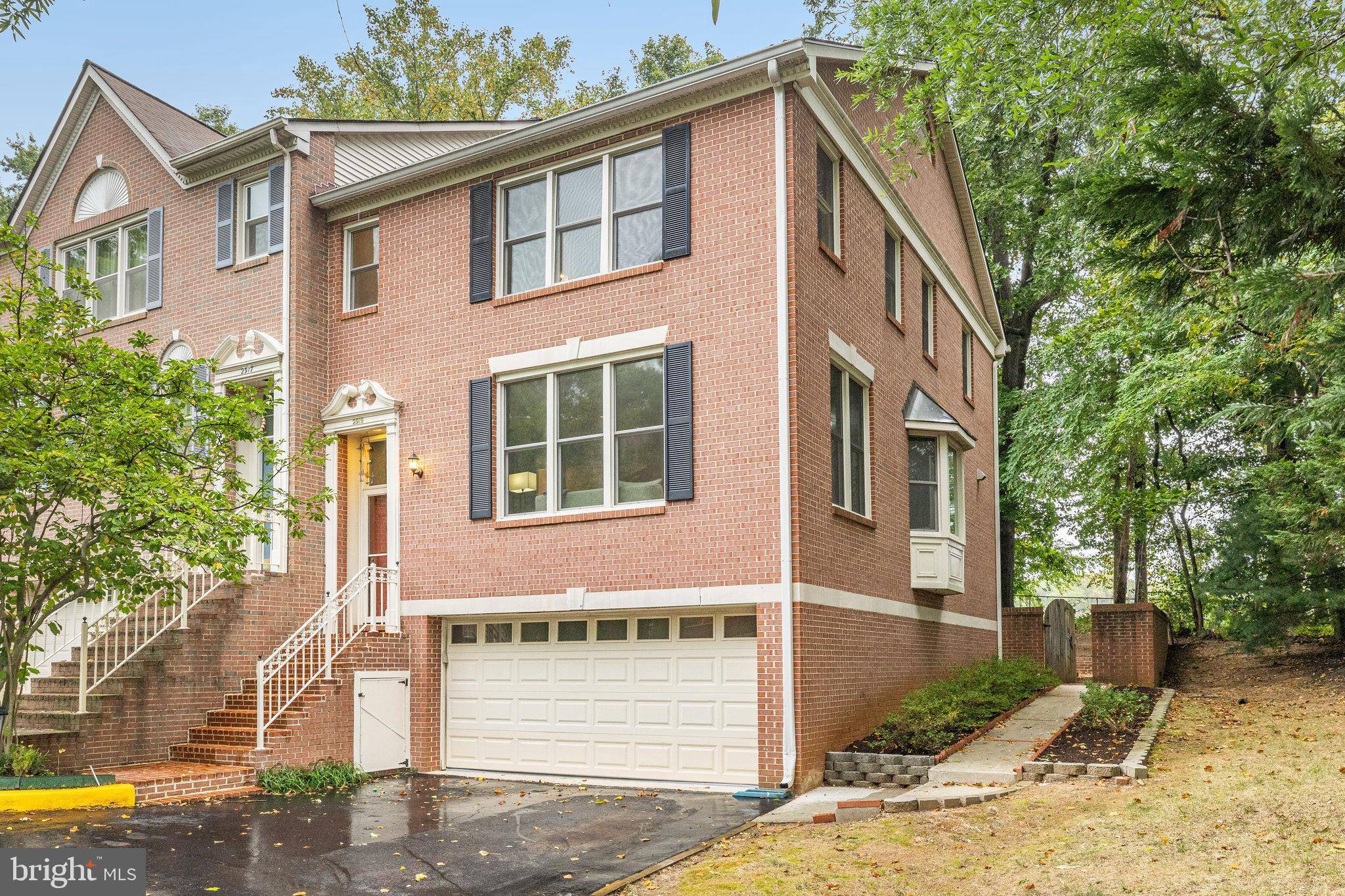 Vienna, VA 22181,2919 OAKTON CREST PL