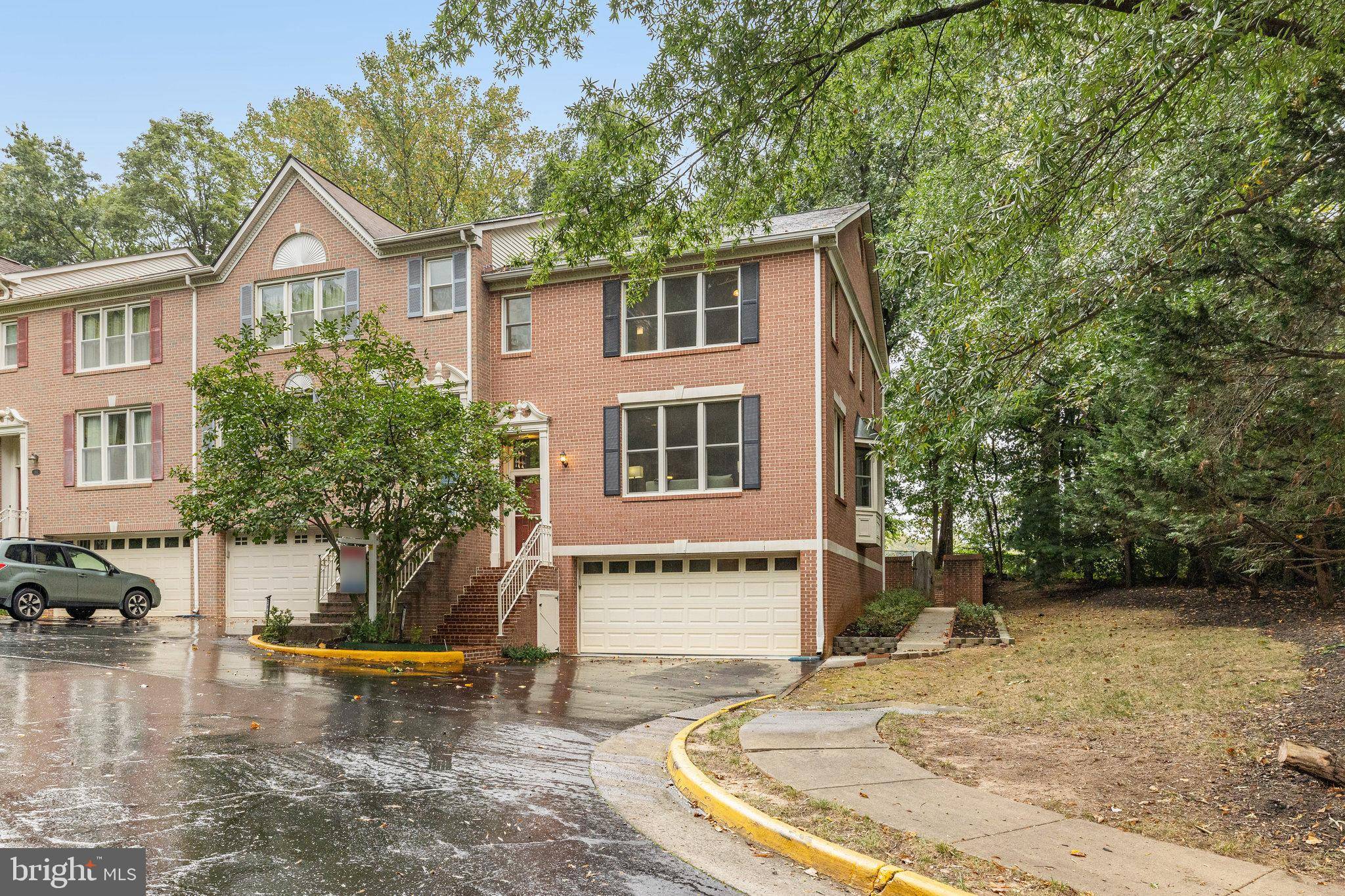 Vienna, VA 22181,2919 OAKTON CREST PL