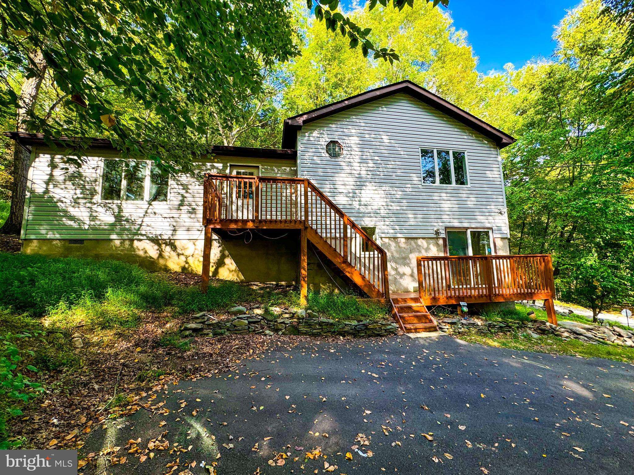 Bushkill, PA 18324,303 OTTER CT