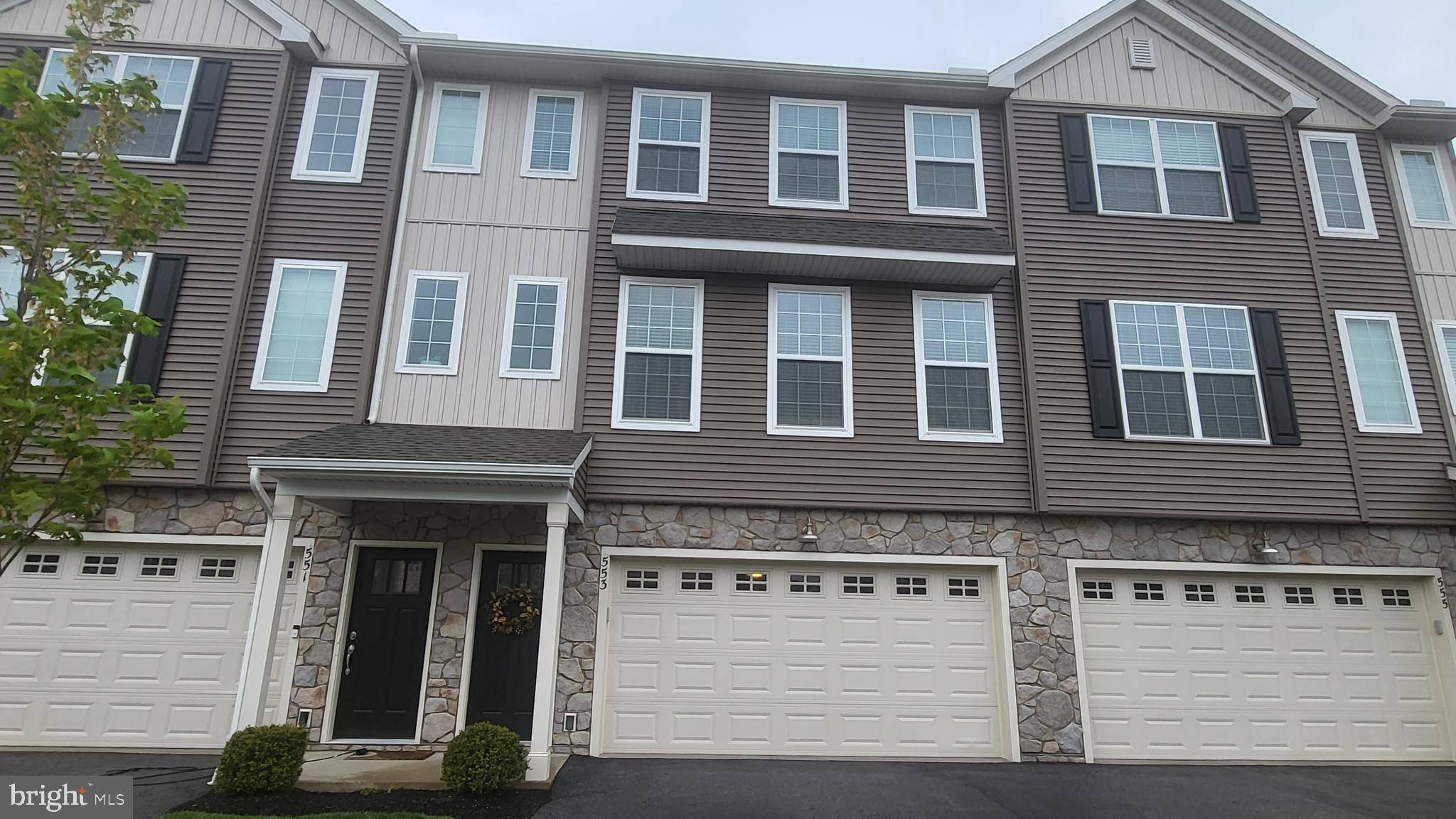 Mechanicsburg, PA 17055,553 BROOK SHIRE COURT