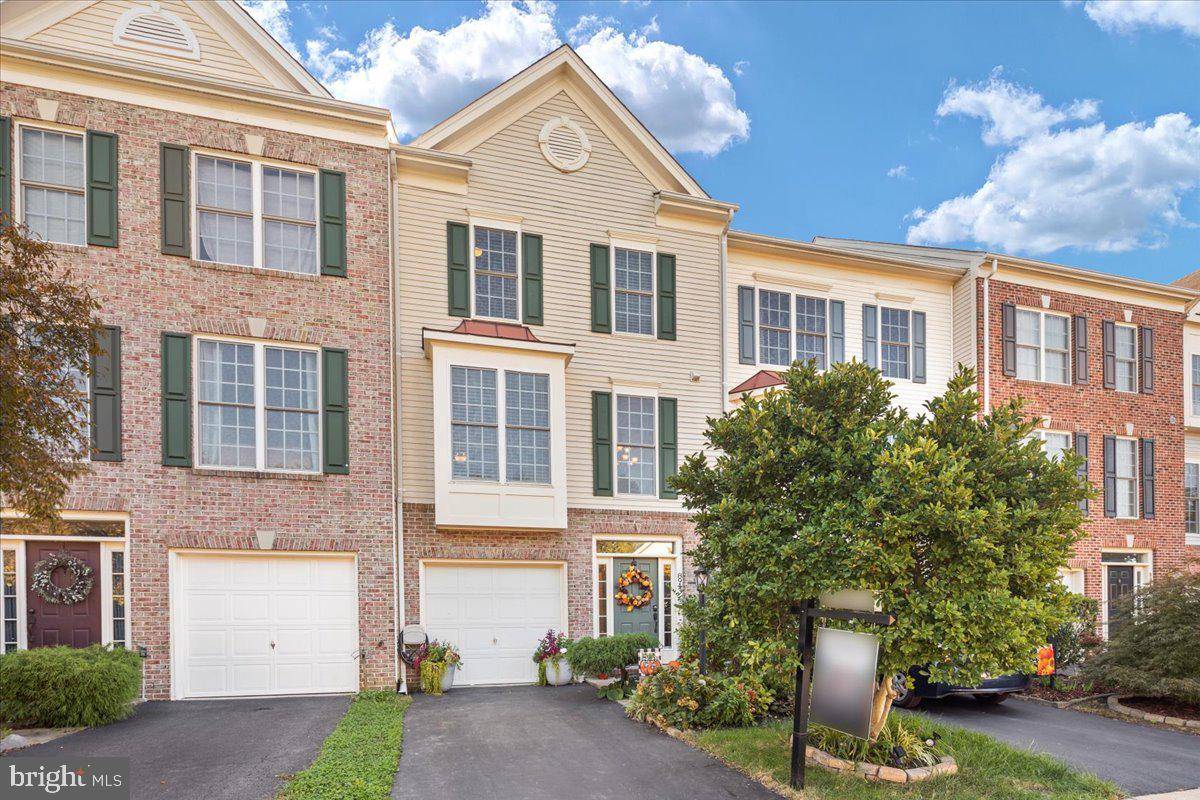 Bristow, VA 20136,8943 BENCHMARK LN