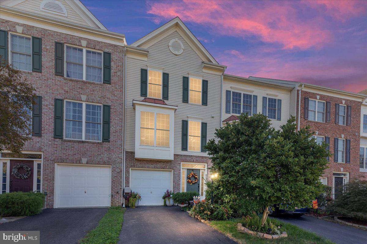 Bristow, VA 20136,8943 BENCHMARK LN